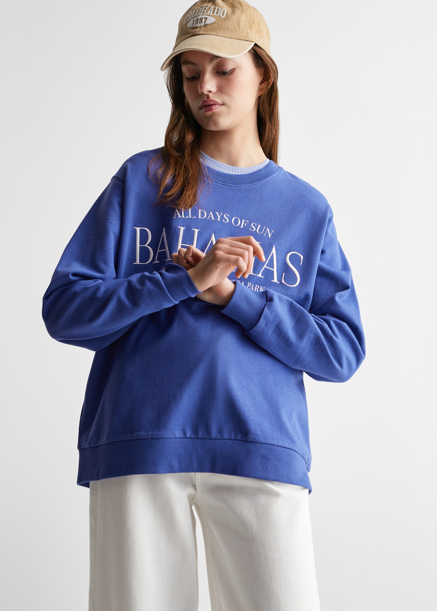 Sweat-shirt brodé coton bio - Plan moyen