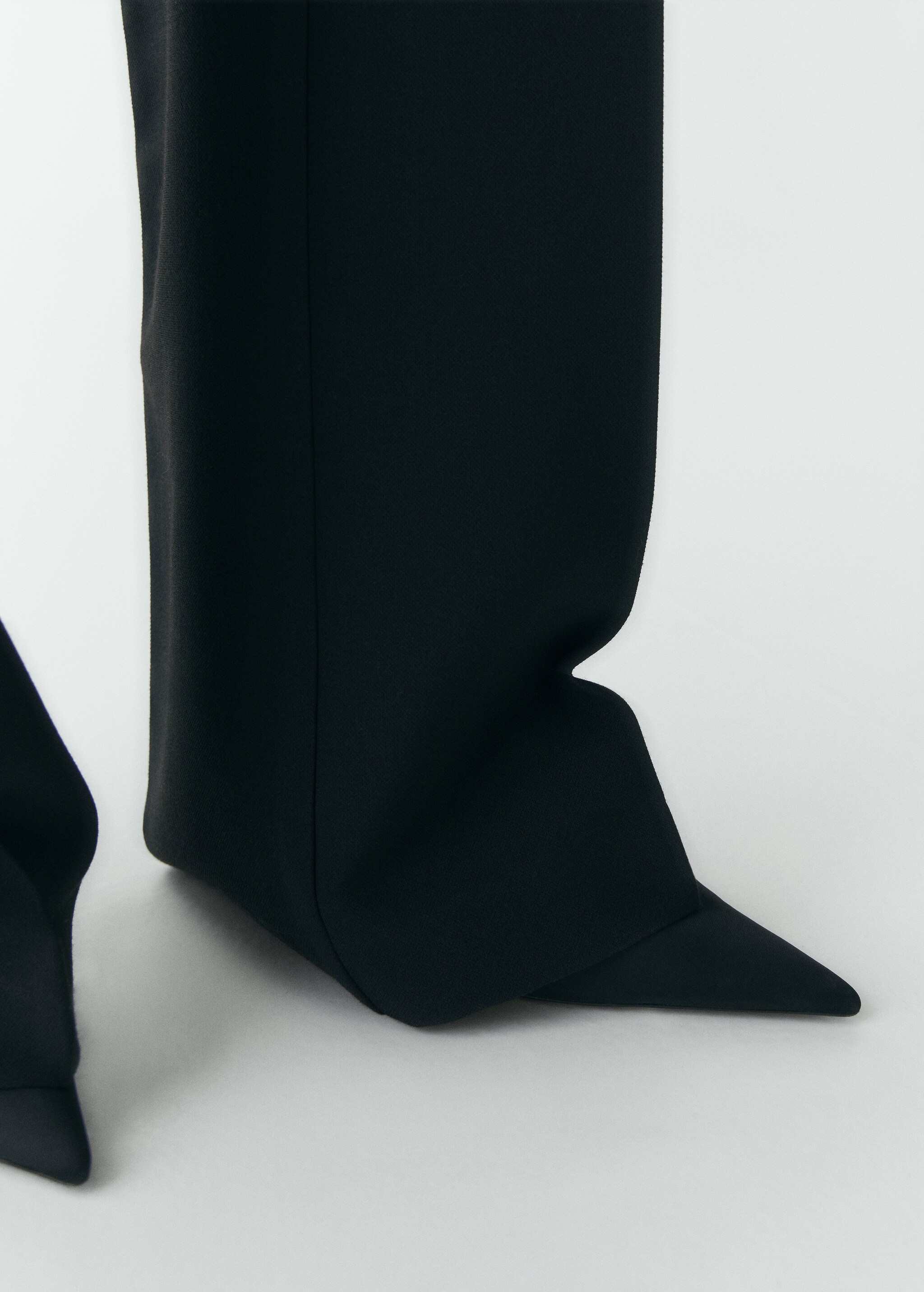 Pointed toe heel shoes - Details of the article 9