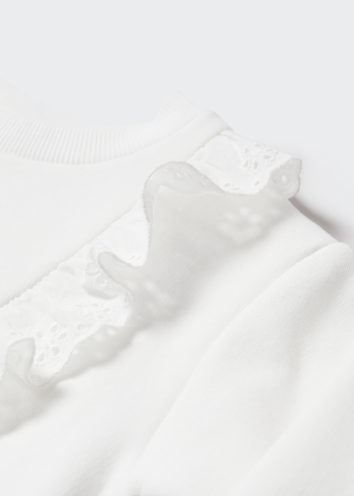 Ruffle sweatshirt with openwork details - Details of the article 8