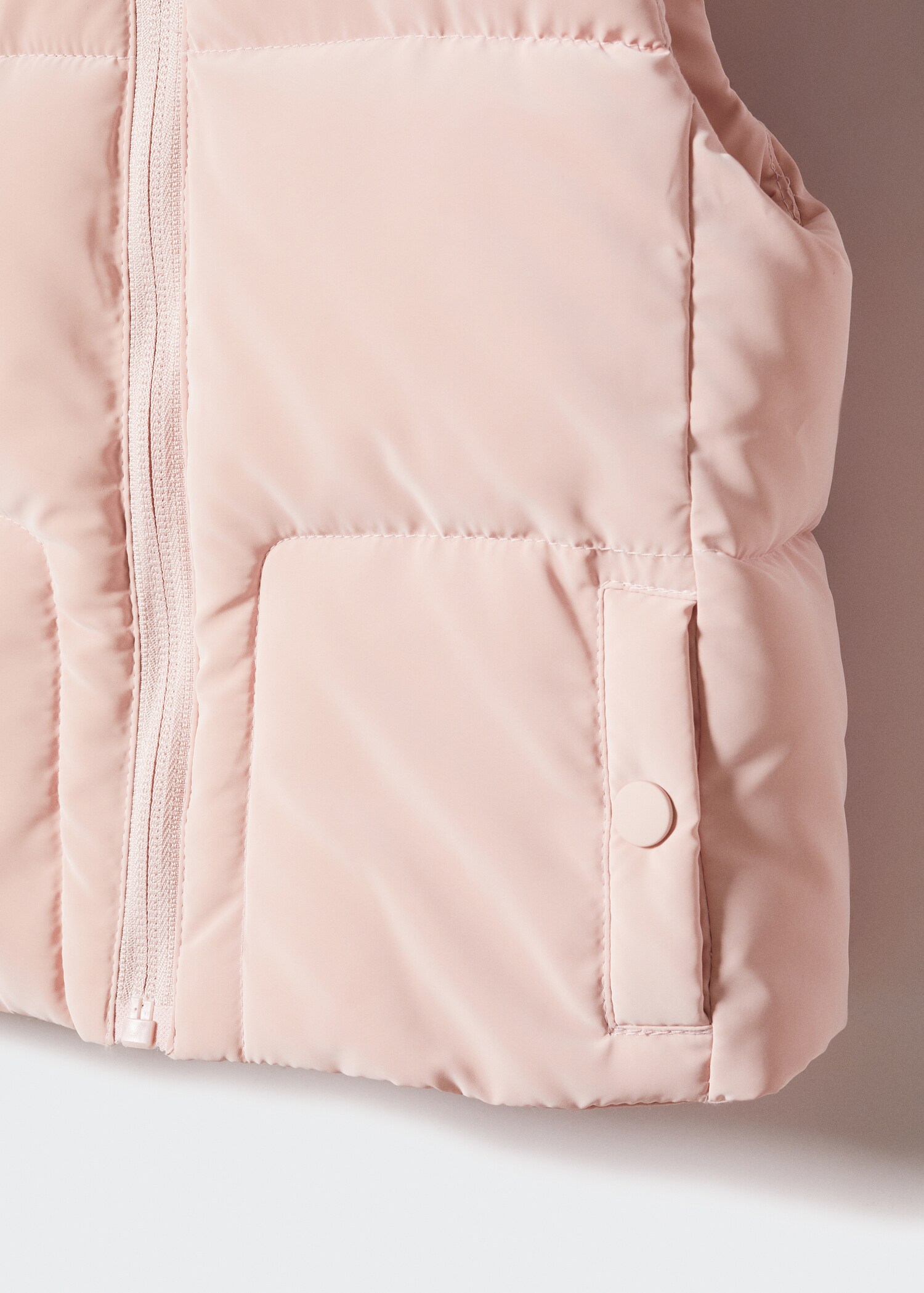Quilted gilet with hood - Details of the article 8