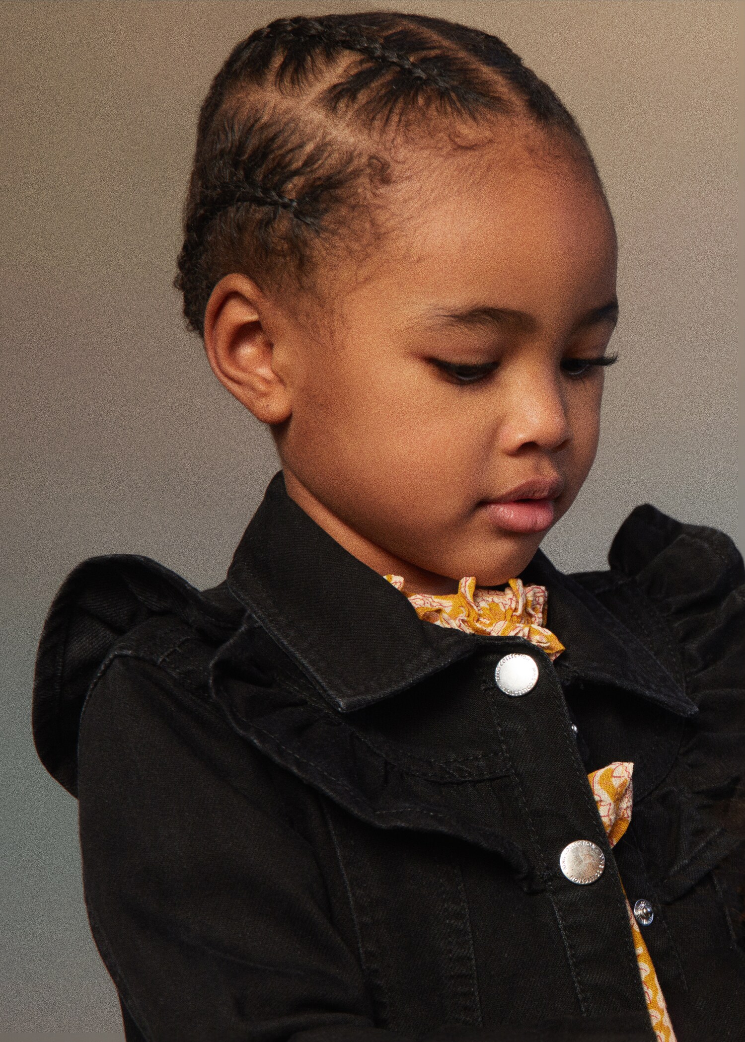 Jeansjacke mit Volantdetails - Detail des Artikels 5