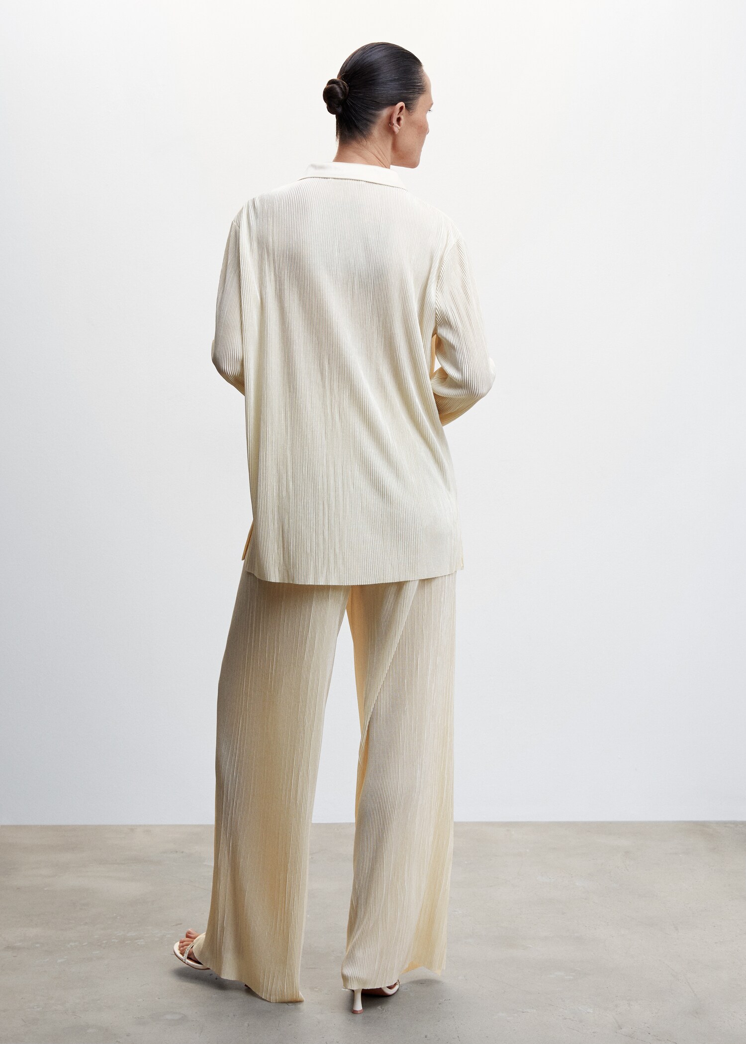 Pleated shirt - Reverse of the article