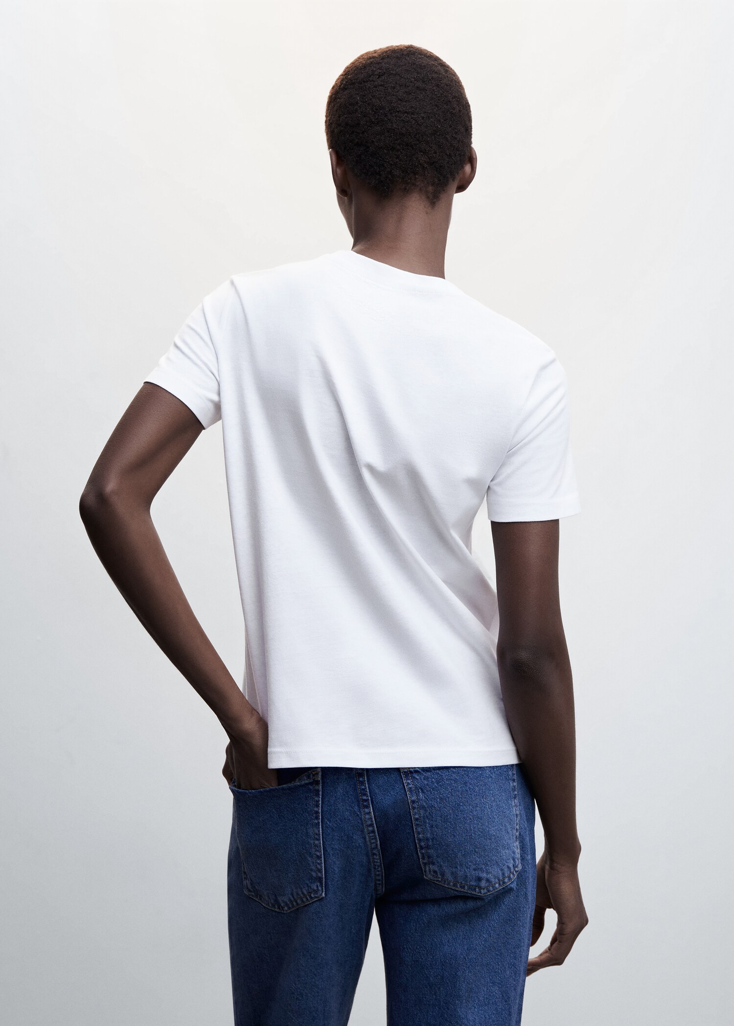 100% cotton t-shirt - Reverse of the article