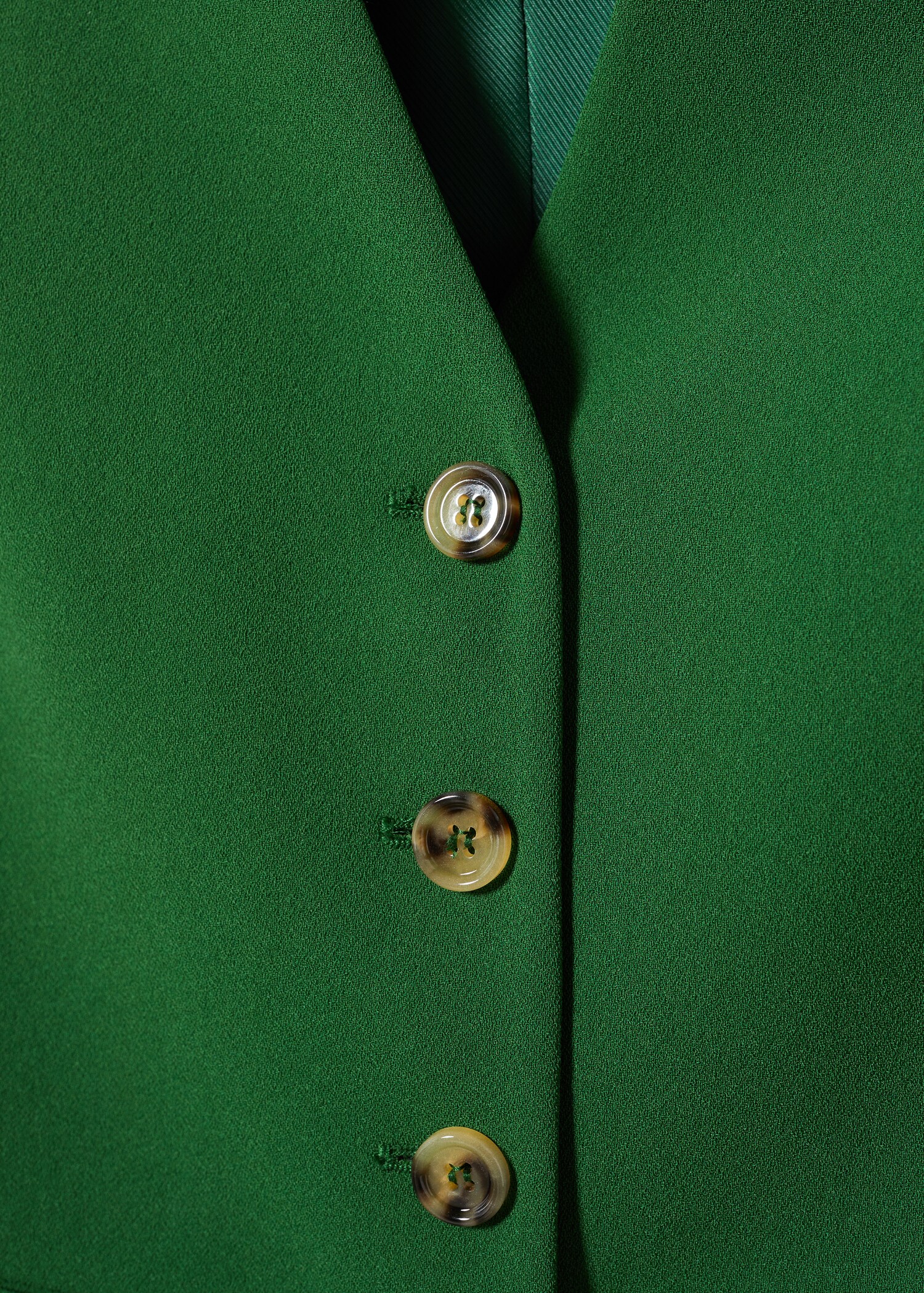 Suit vest with buttons - Details of the article 8