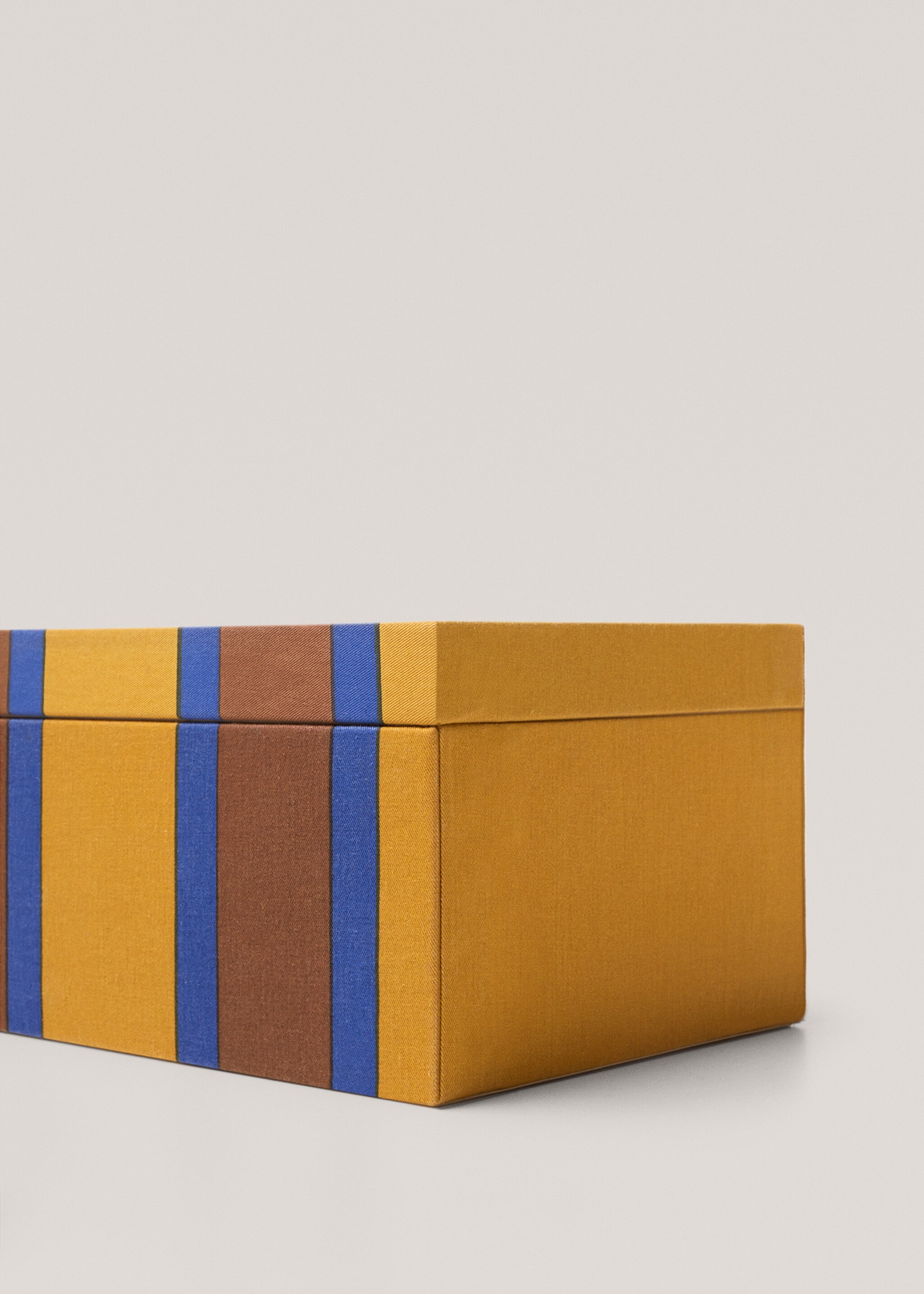 Striped fabric box 29x14cm - Details of the article 2, Ochre. Ref: 47074397-00.