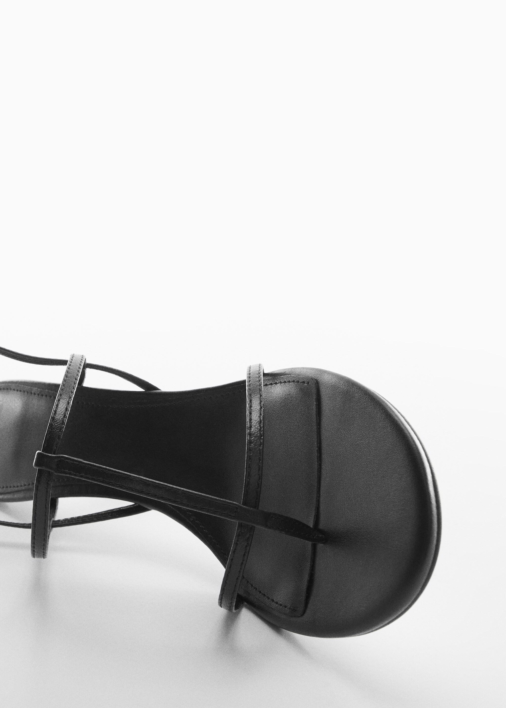 Heeled leather sandals with straps - Details of the article 2