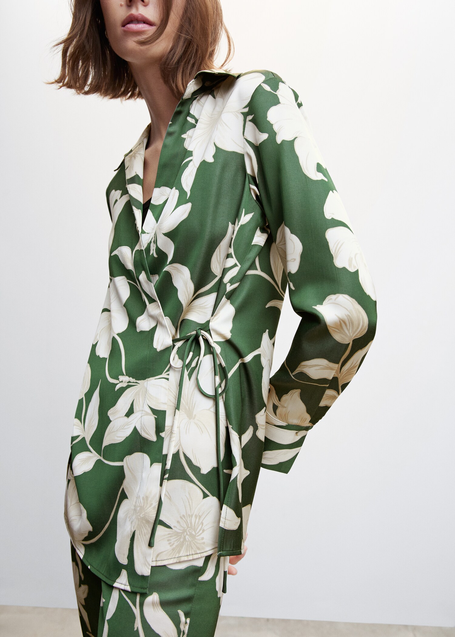 Blusa satinada floral - Detalle del artículo 6