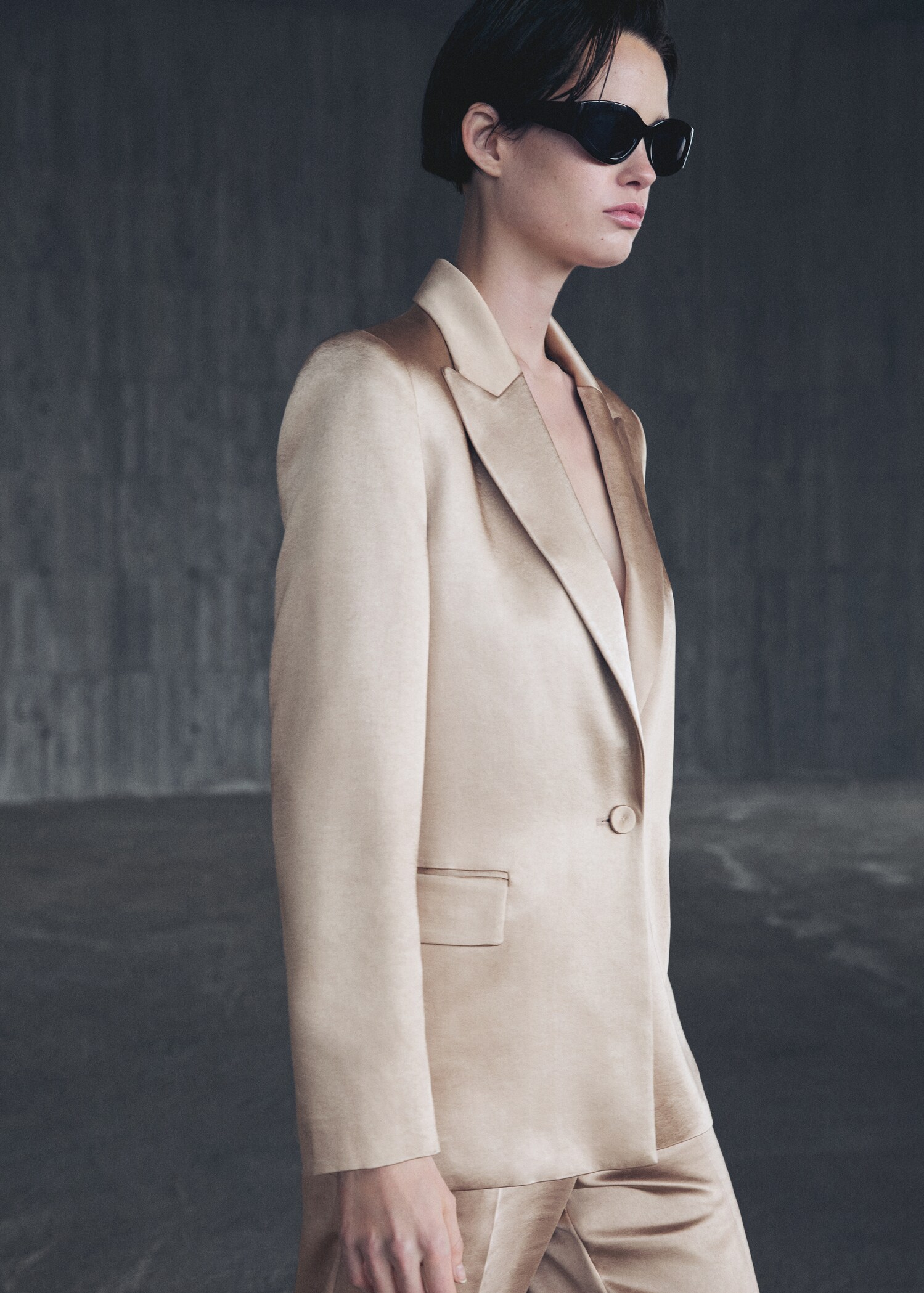 Satin-finish blazer - Details of the article 7