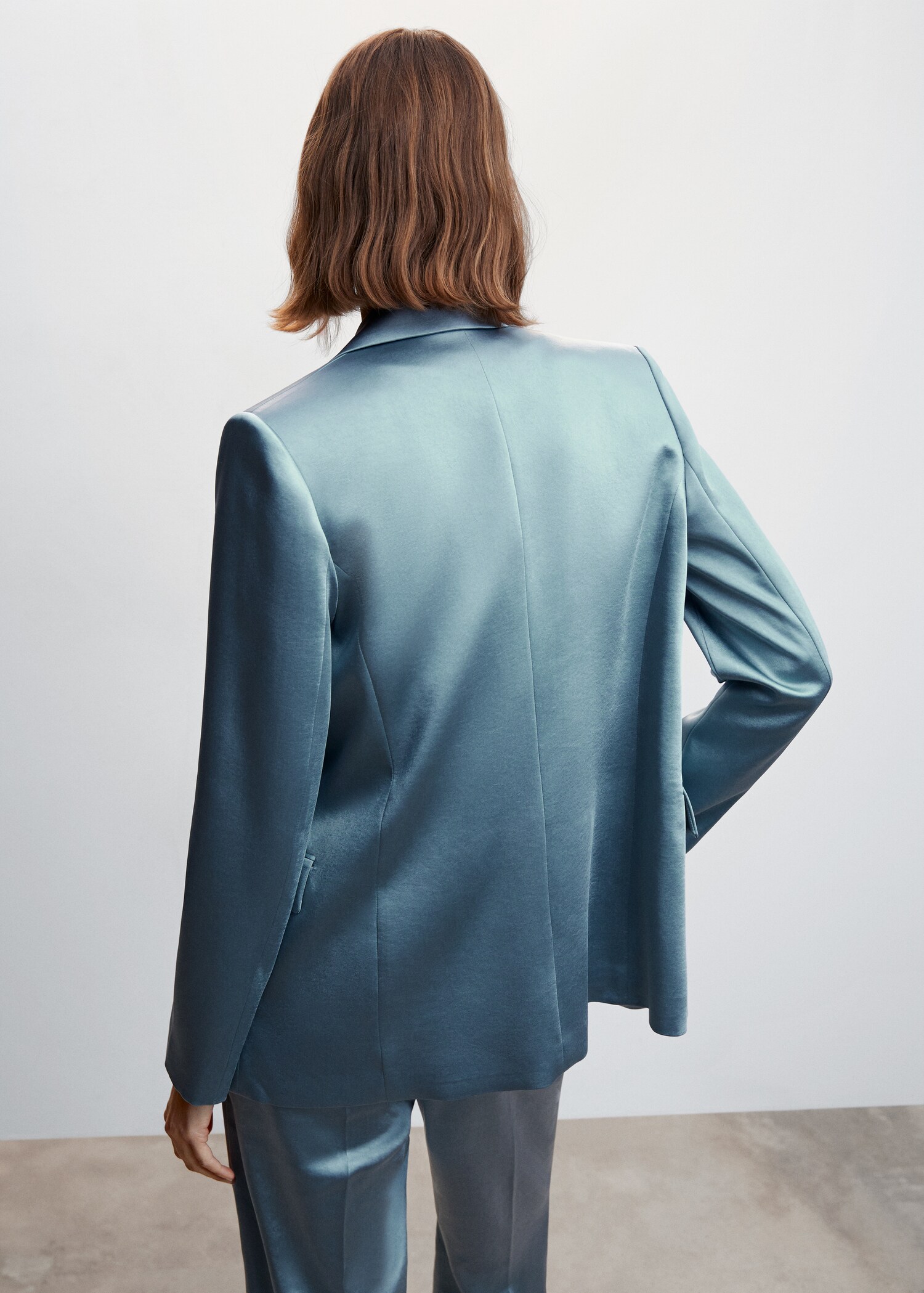 Satin-finish blazer - Reverse of the article