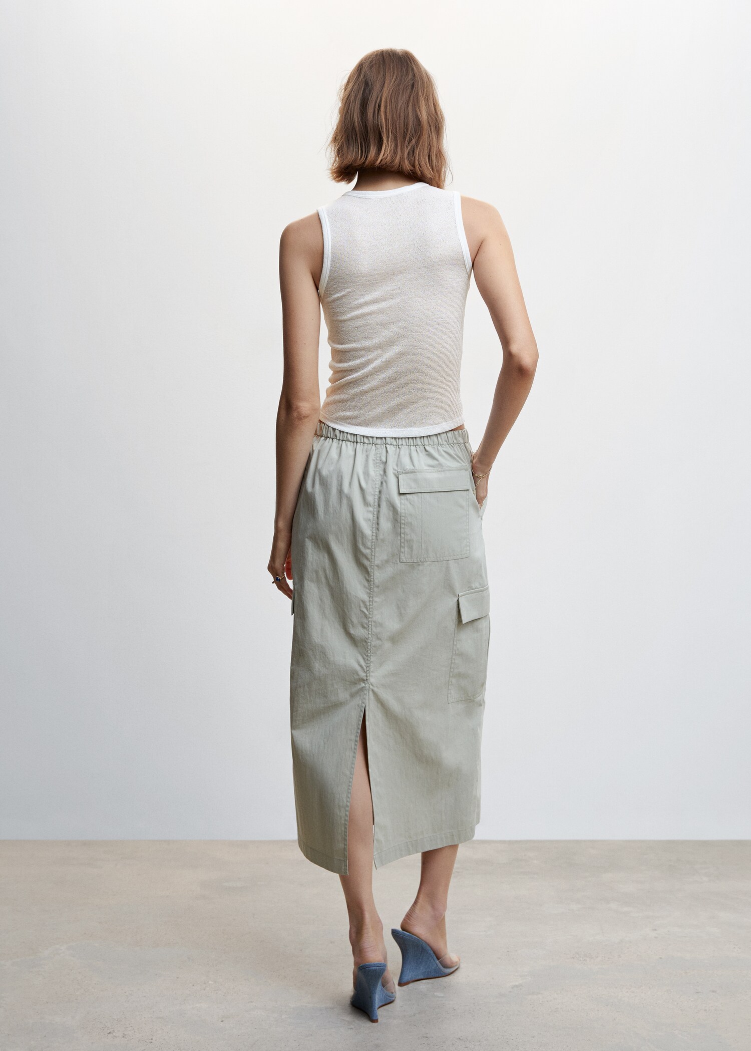 Semi-transparent knitted top - Reverse of the article