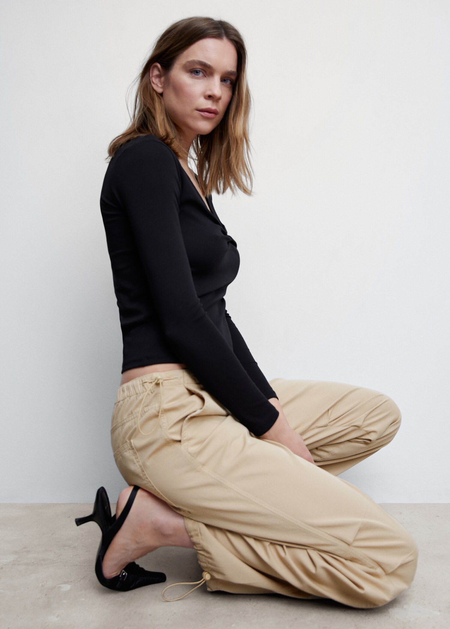 Parachute pants - Details of the article 2