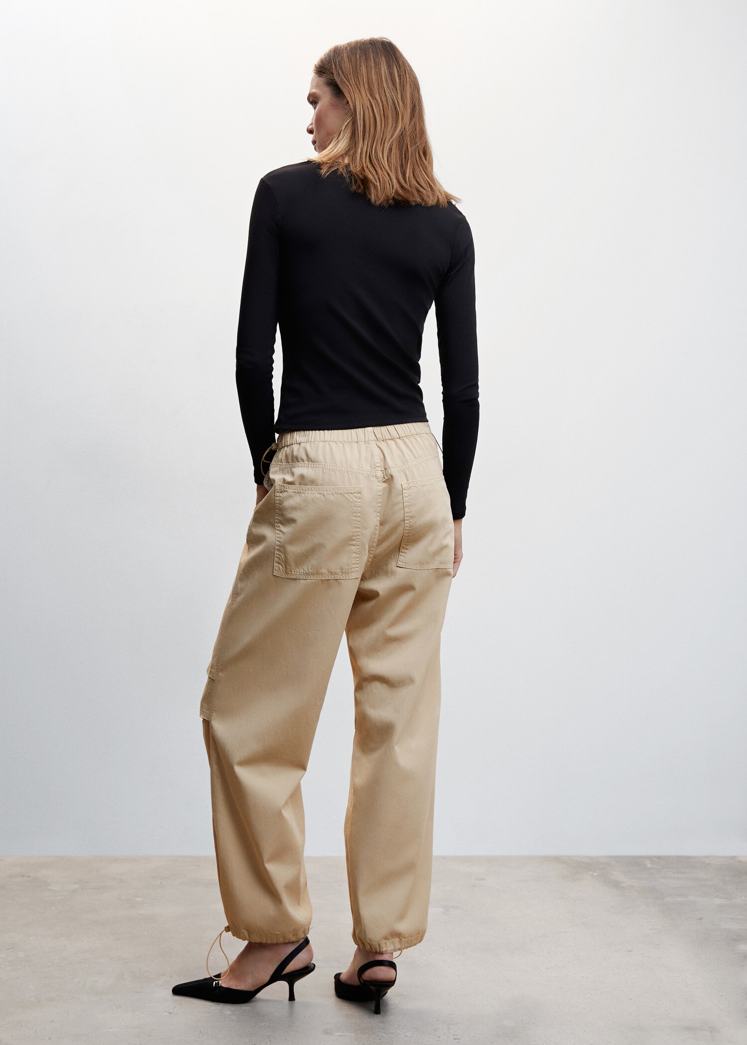 Parachute pants - Reverse of the article