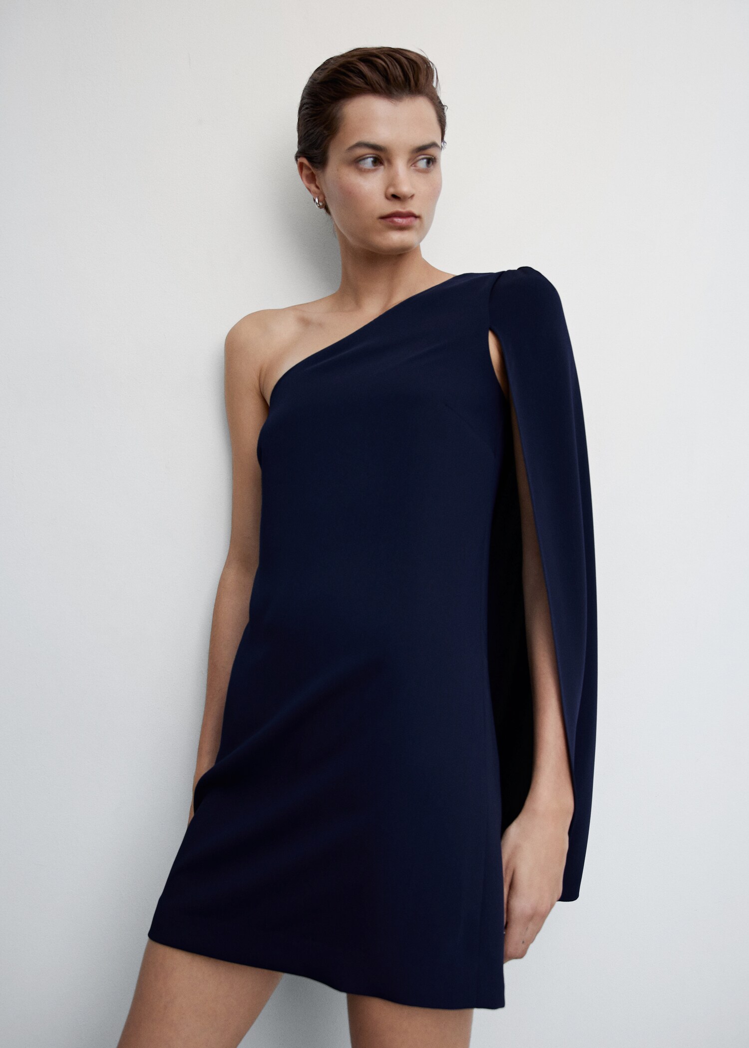 Asymmetrisches Cape-Kleid - Detail des Artikels 2