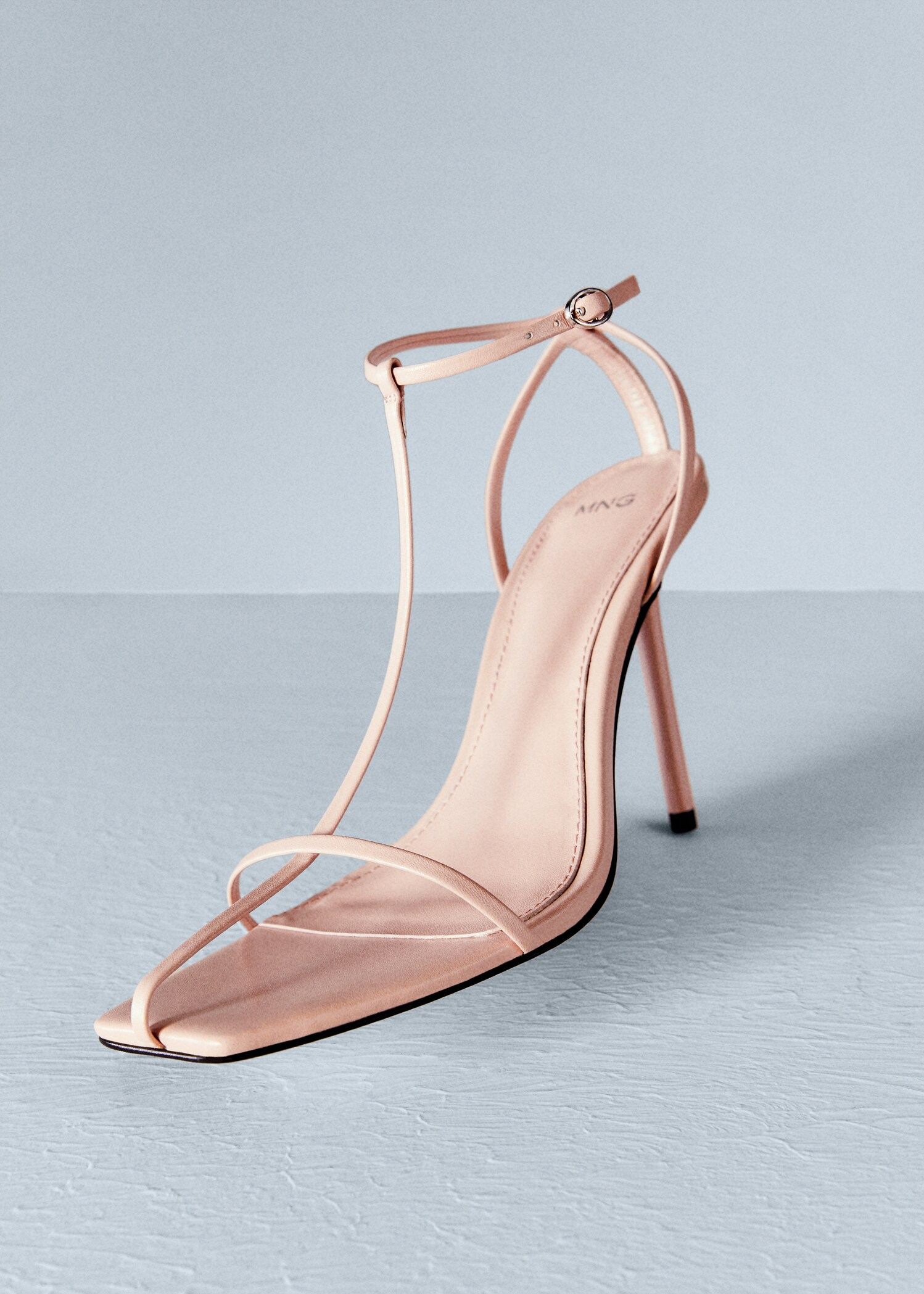 Heeled leather sandals with straps - Details of the article 2