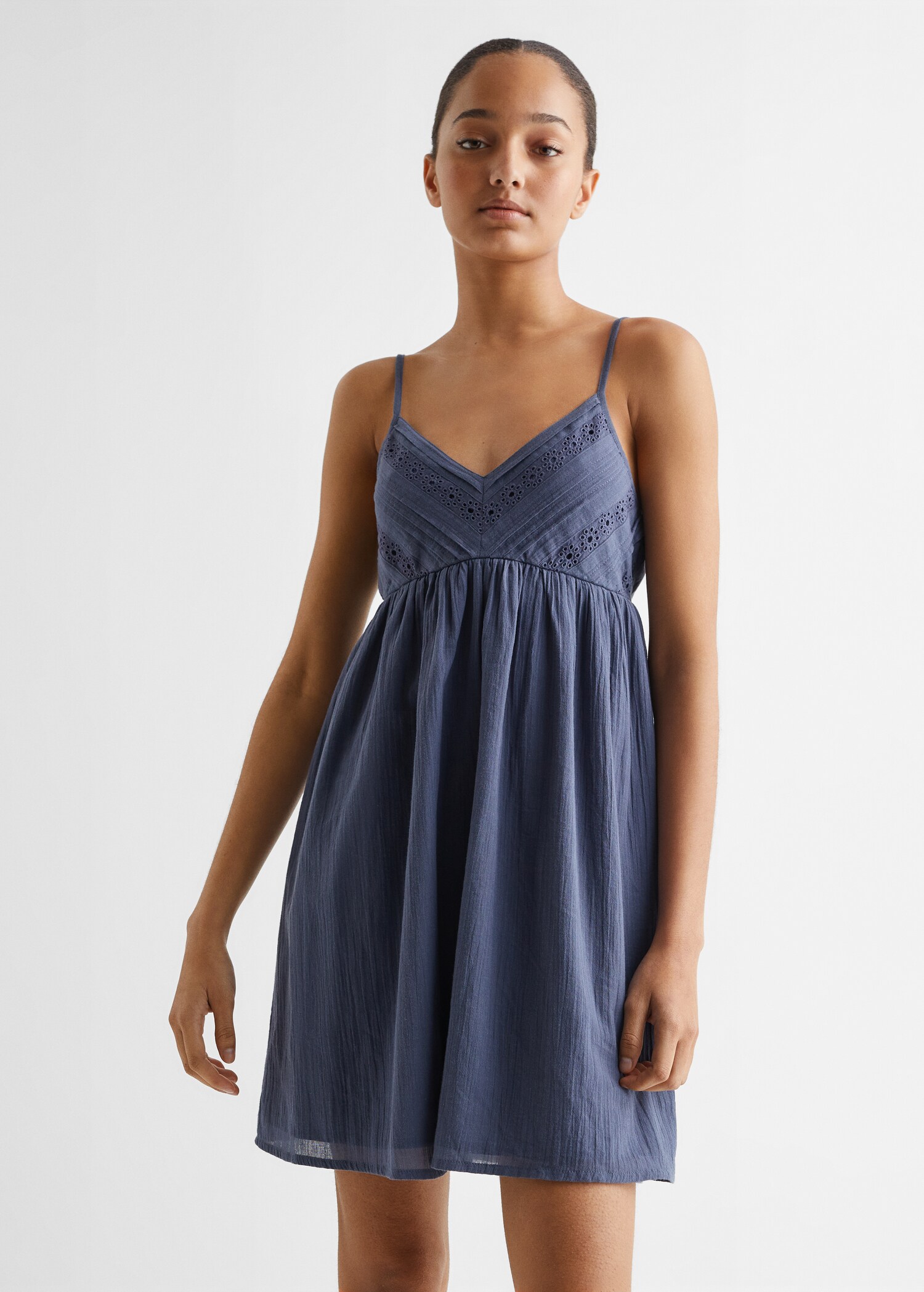 Robe brodée coton - Plan moyen