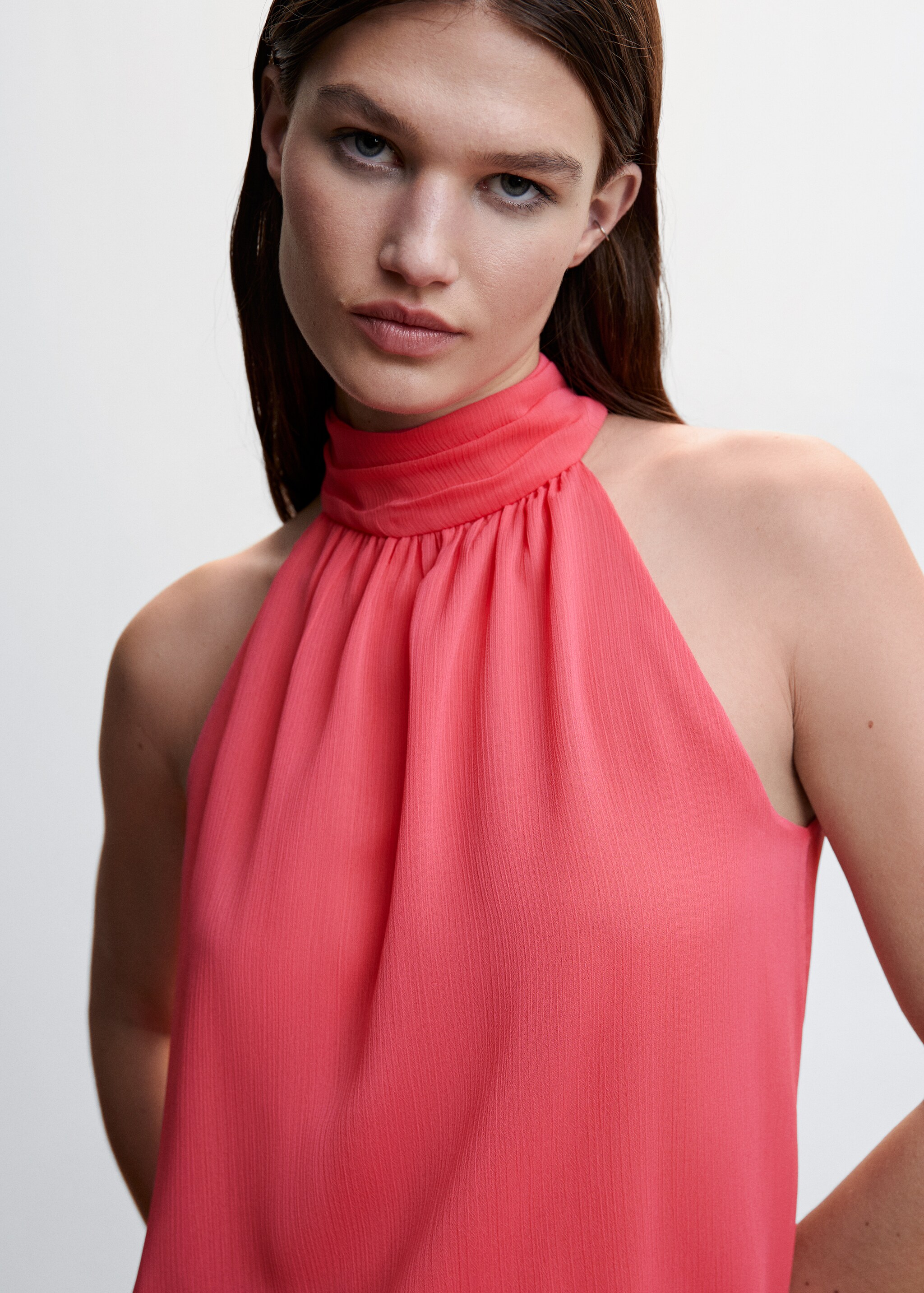 Halter neck blouse with bow - Details of the article 1