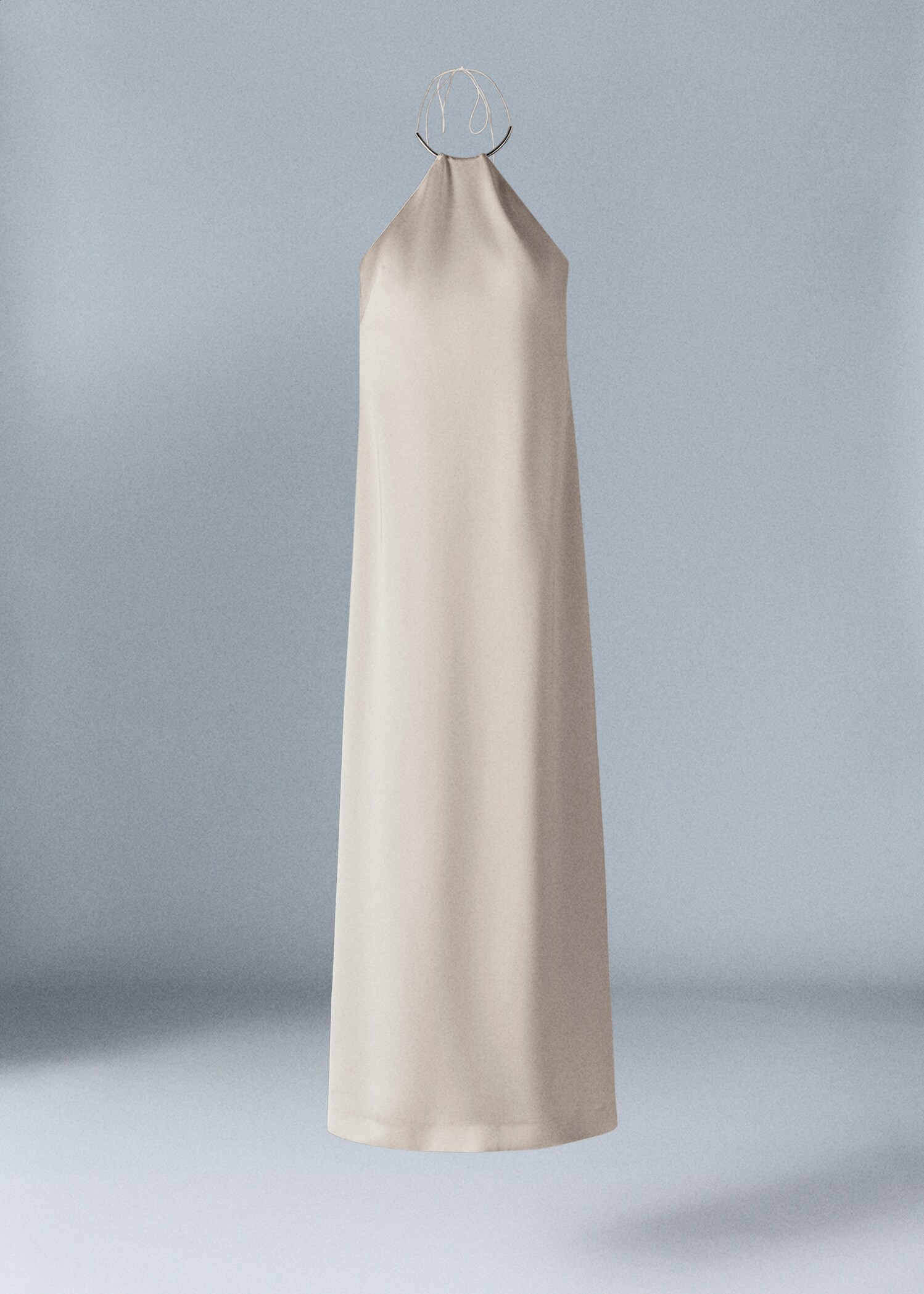 Robe en satin à col rigide - Article sans modèle