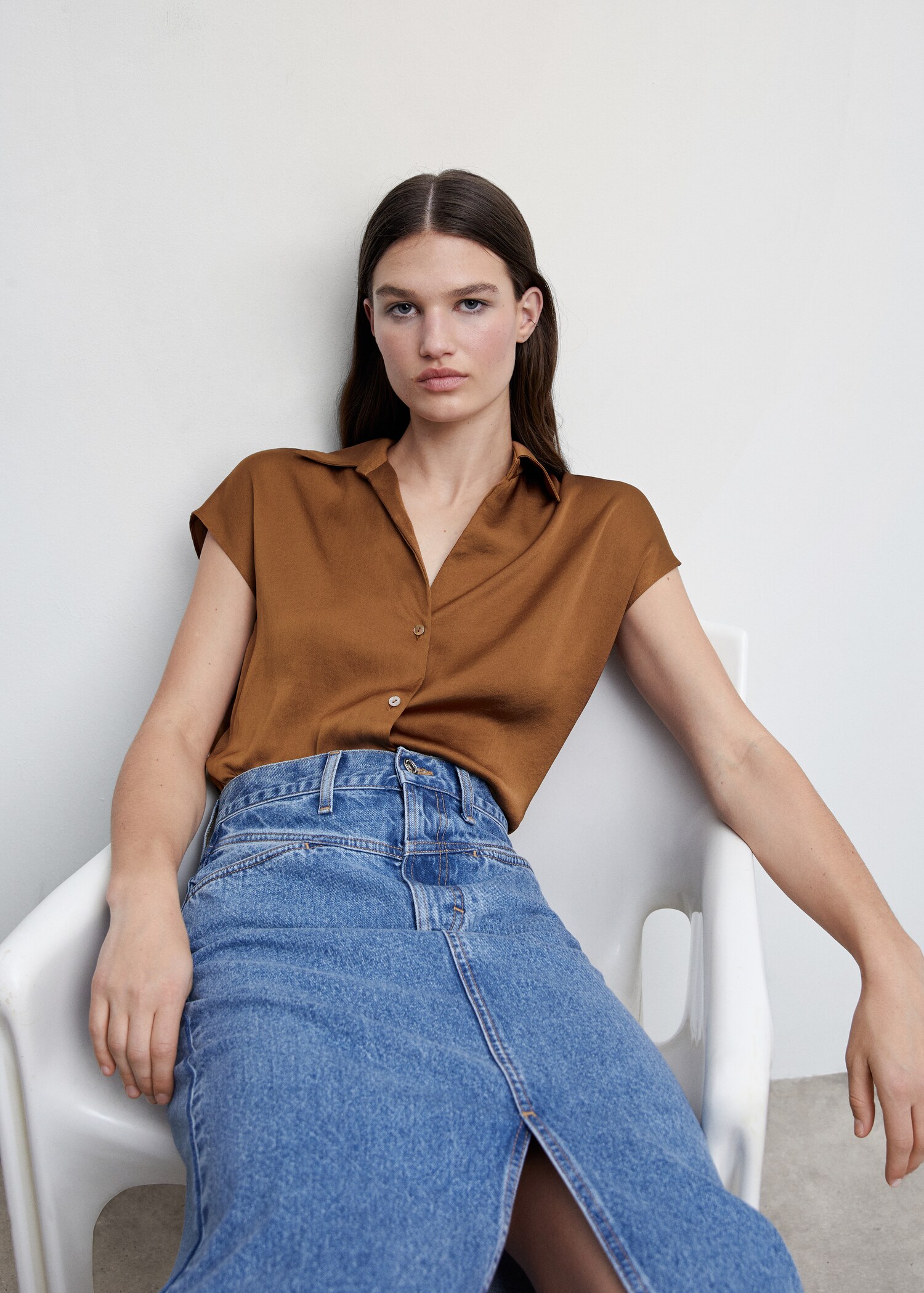 Short-sleeved satin shirt - Details of the article 2