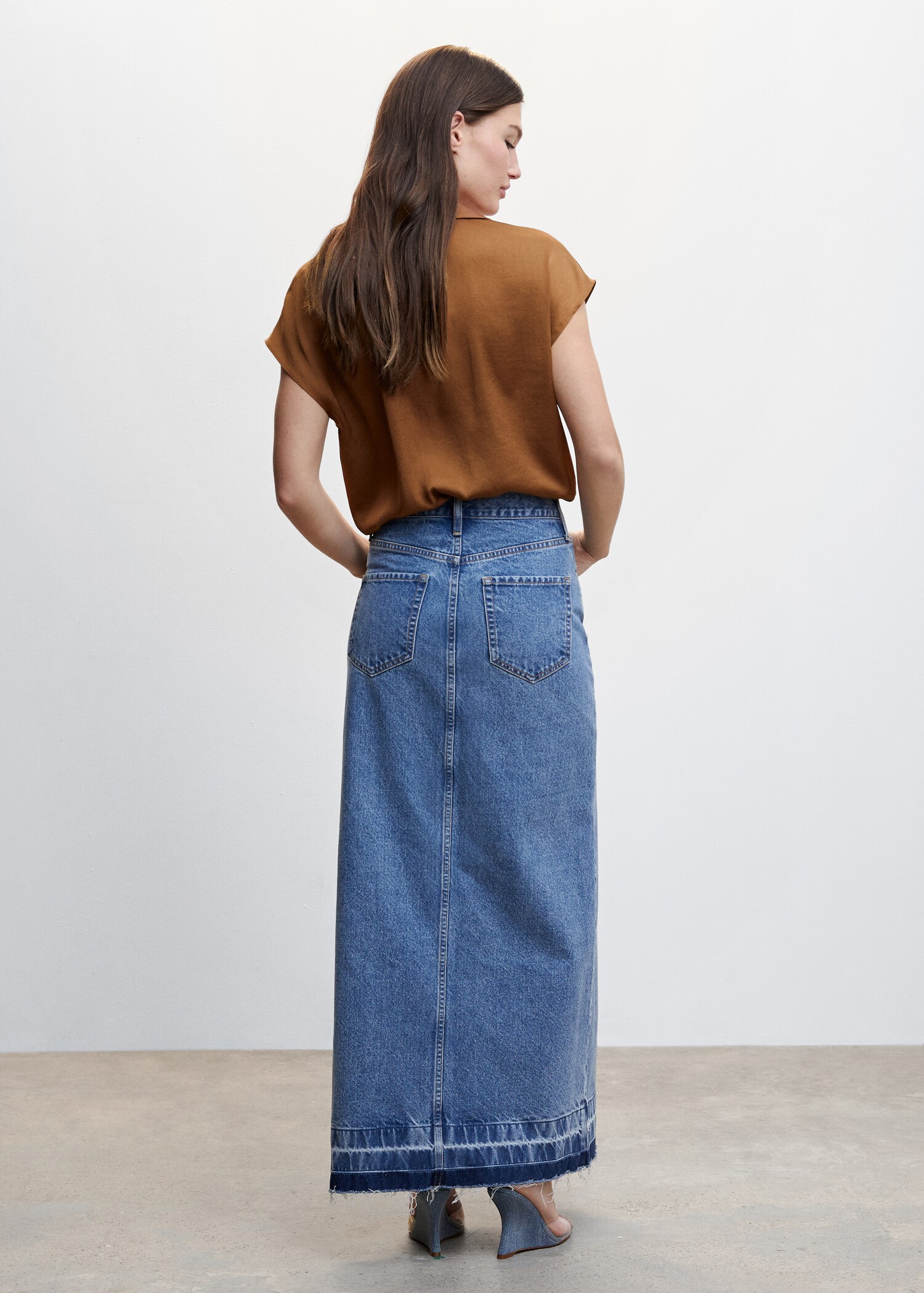 Short-sleeved satin shirt - Reverse of the article