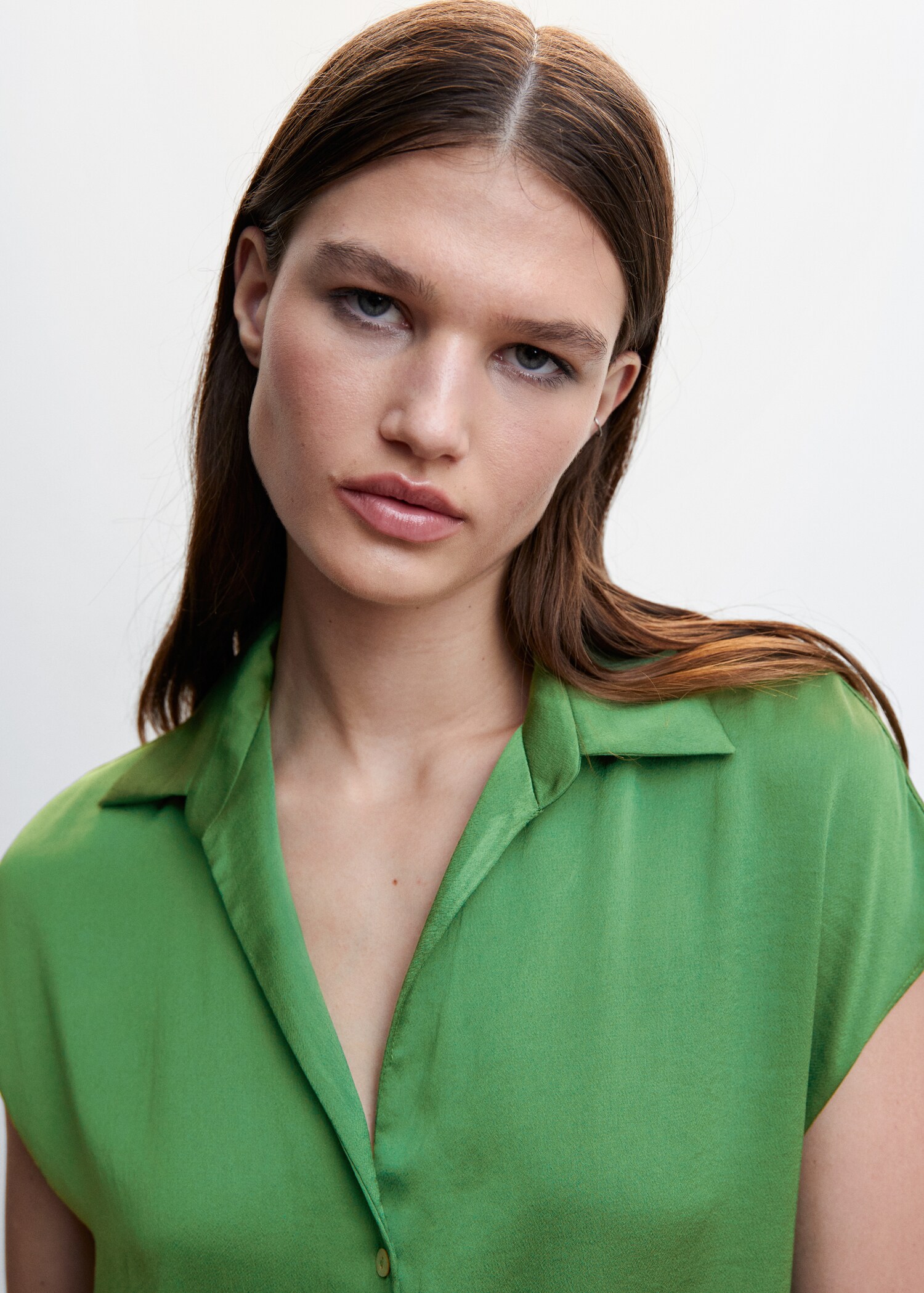 Short-sleeved satin shirt - Details of the article 1