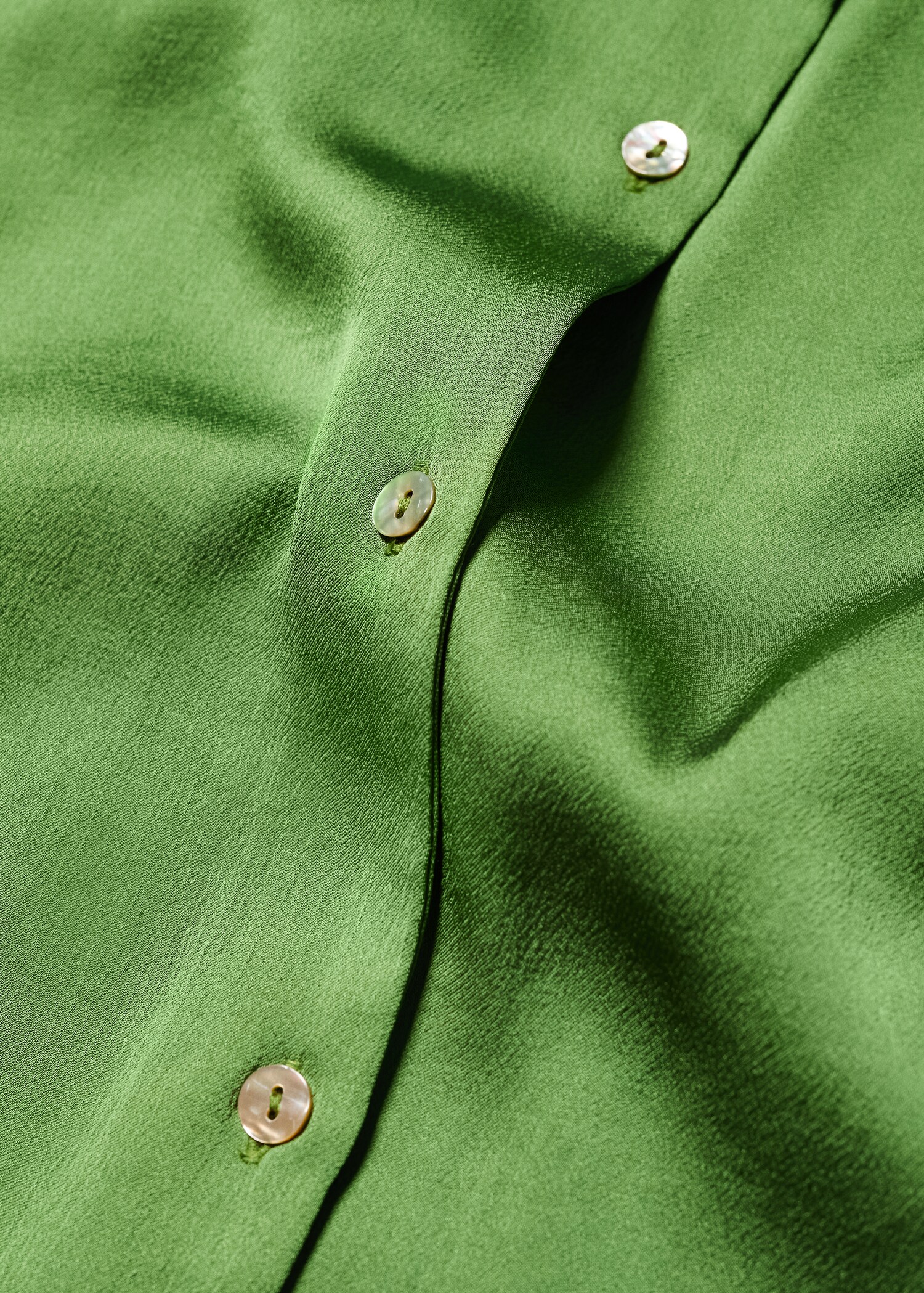 Short-sleeved satin shirt - Details of the article 8