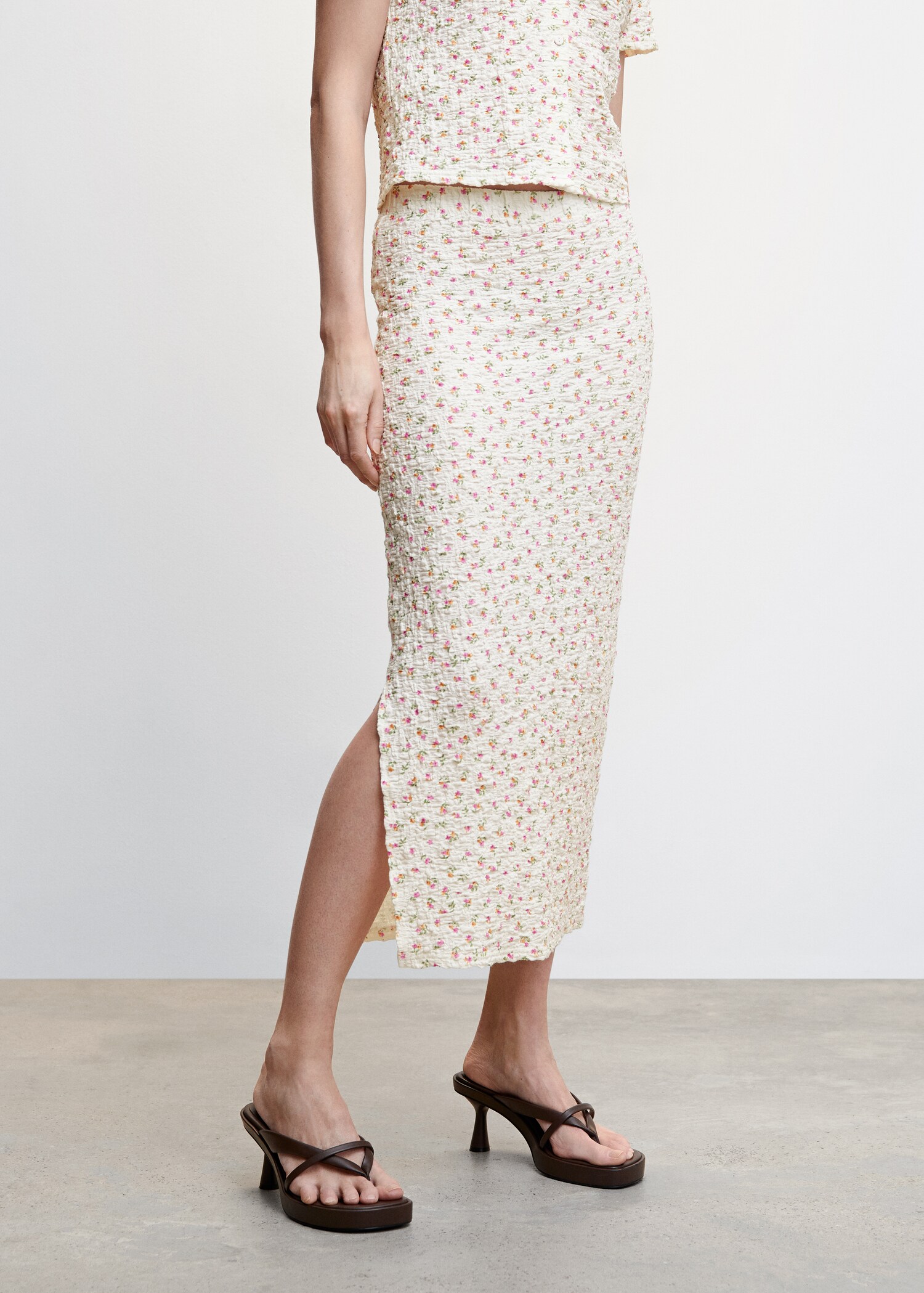 Open textured skirt - Medium plane
