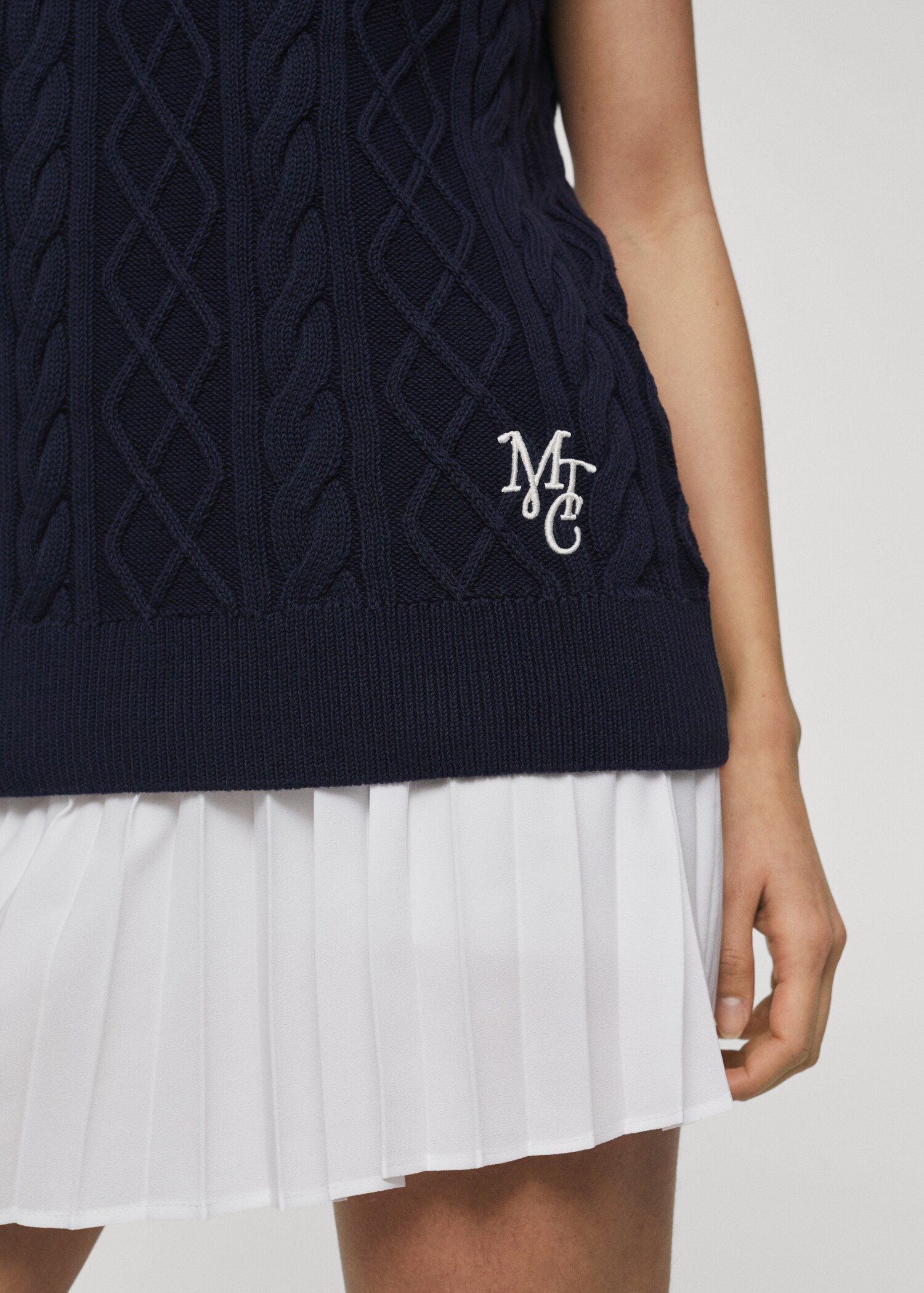Braided-knit gilet - Details of the article 6
