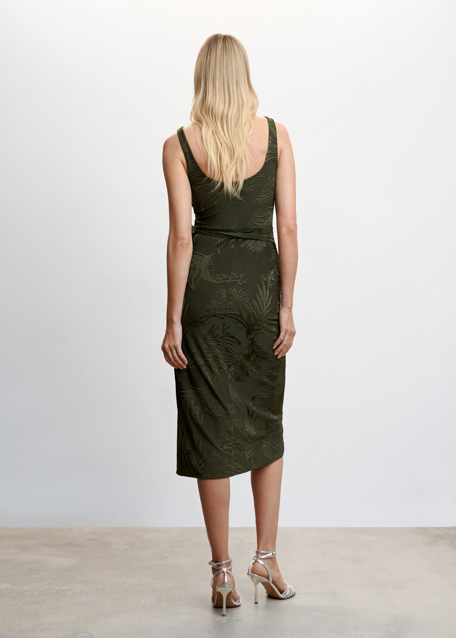 Knotted jacquard dress - Reverse of the article
