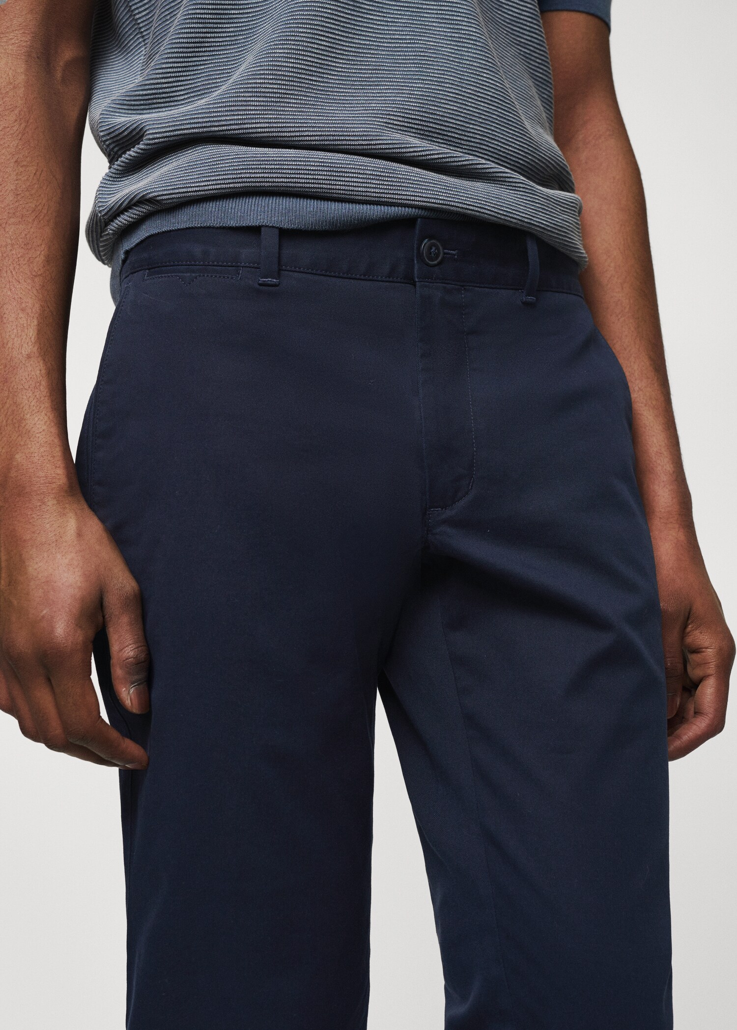 Slim fit chino trousers - Details of the article 1