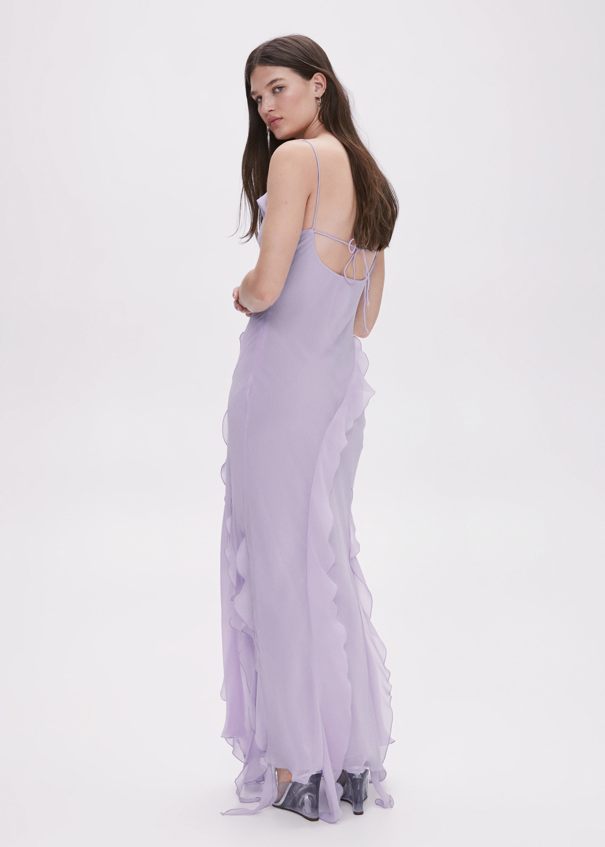 Kleid mit Volant-Details - Rückseite des Artikels