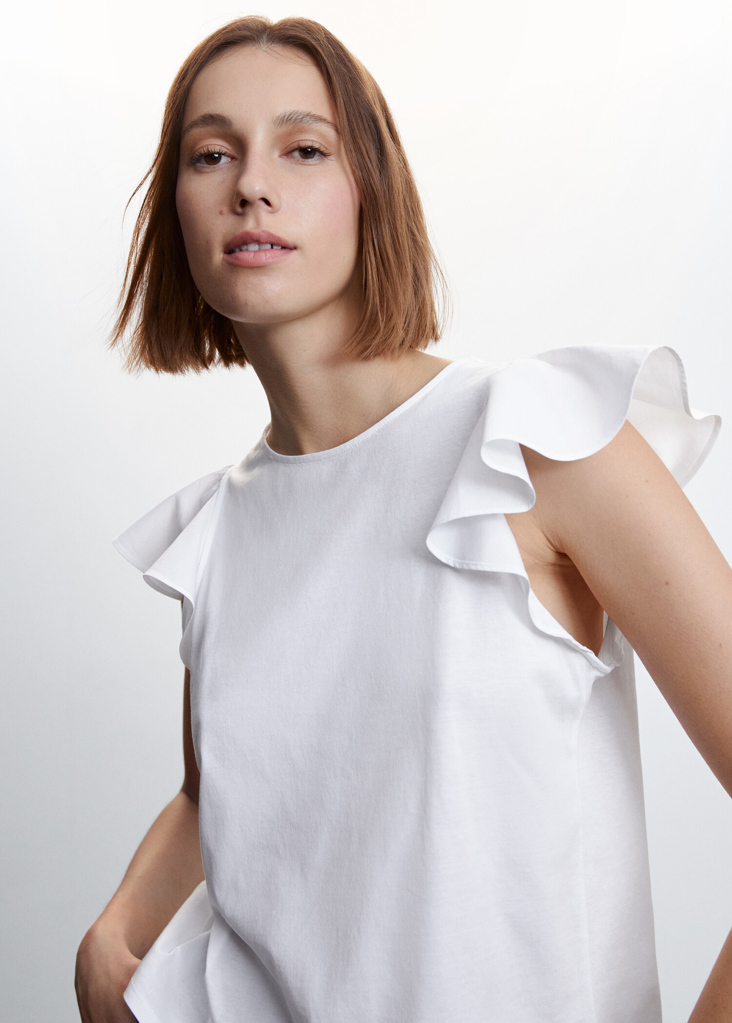 Ruffled sleeve T-shirt - Details of the article 1