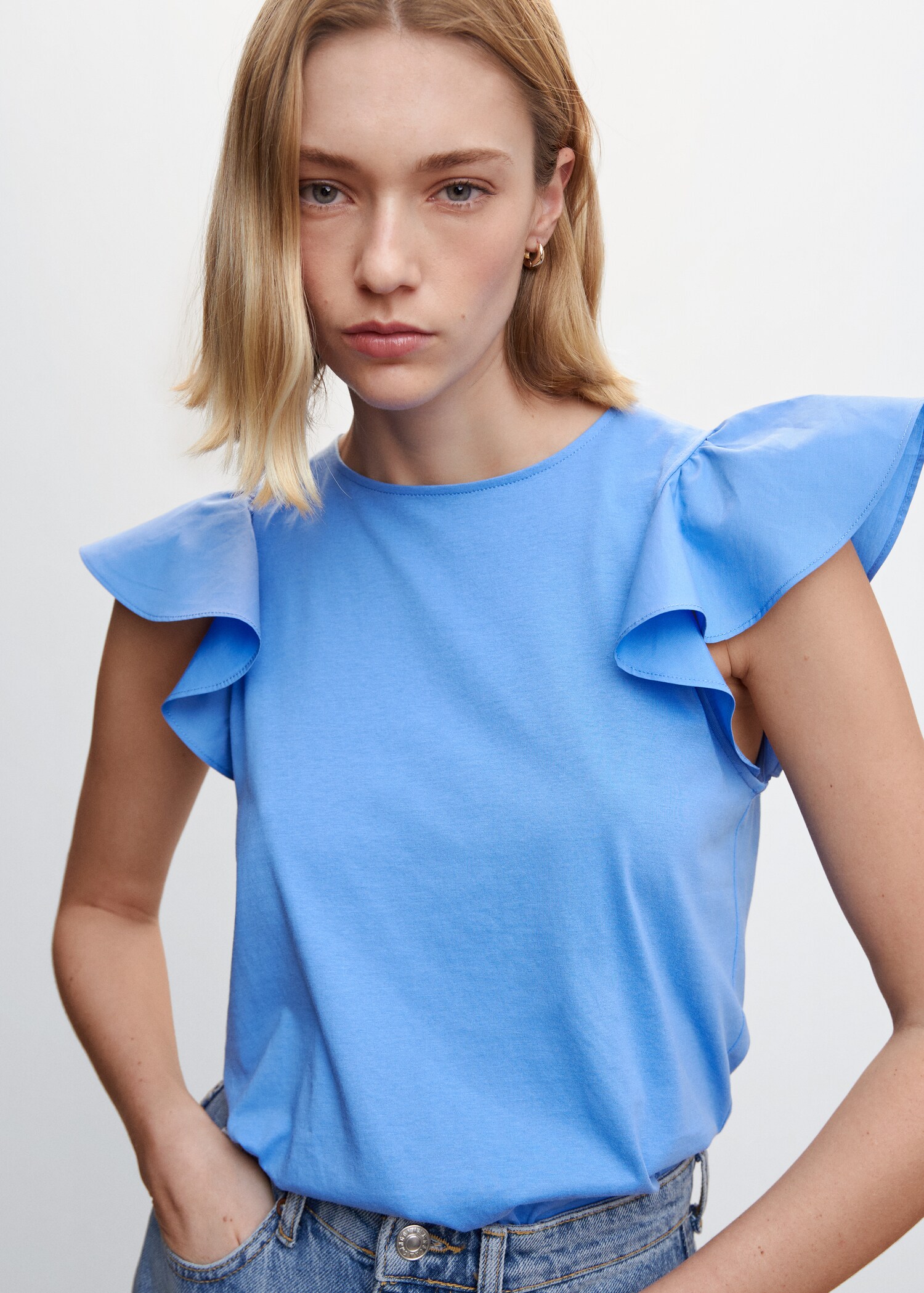Ruffled sleeve T-shirt - Details of the article 1