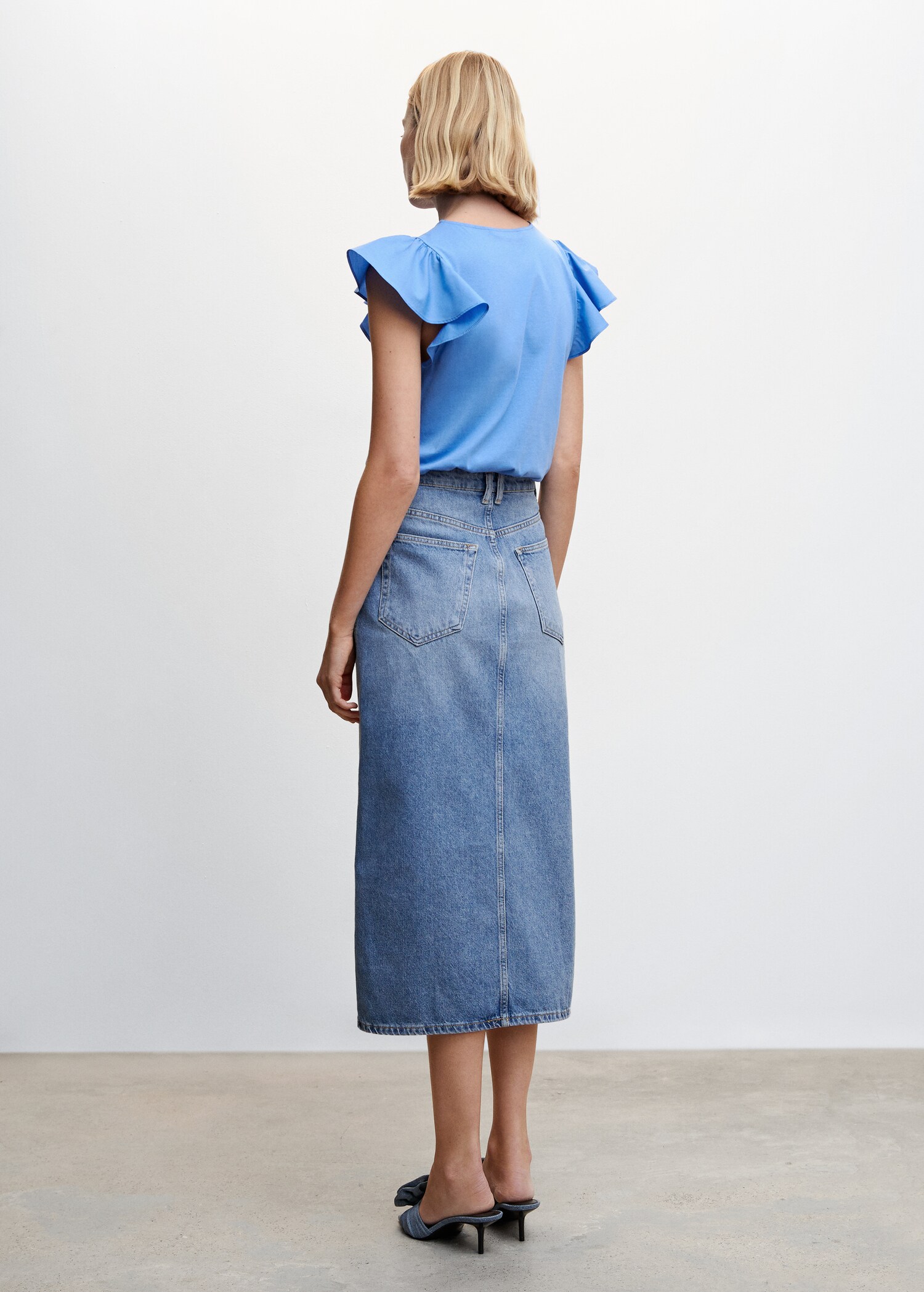 Ruffled sleeve T-shirt - Reverse of the article