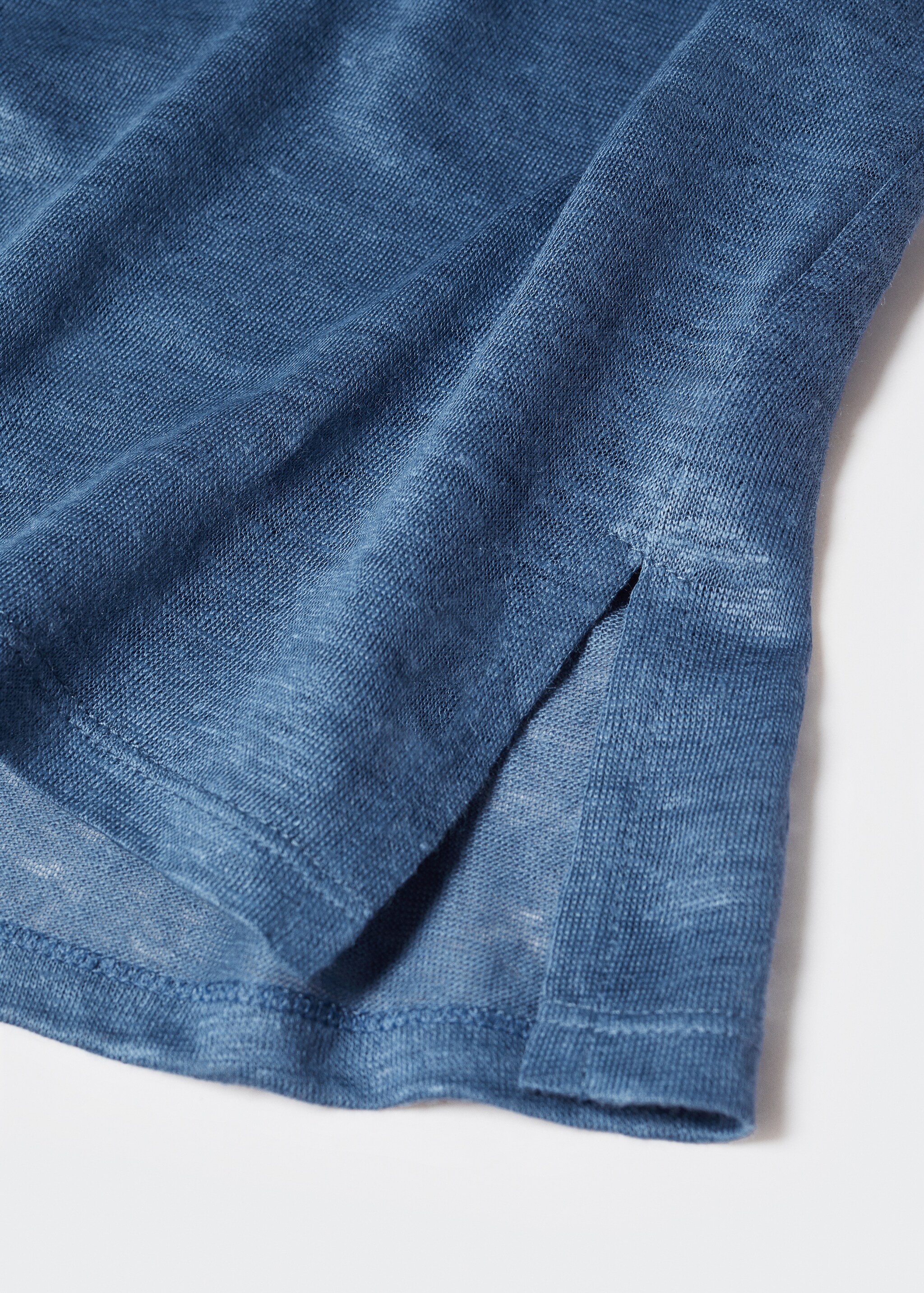 V-neck linen polo shirt - Details of the article 8