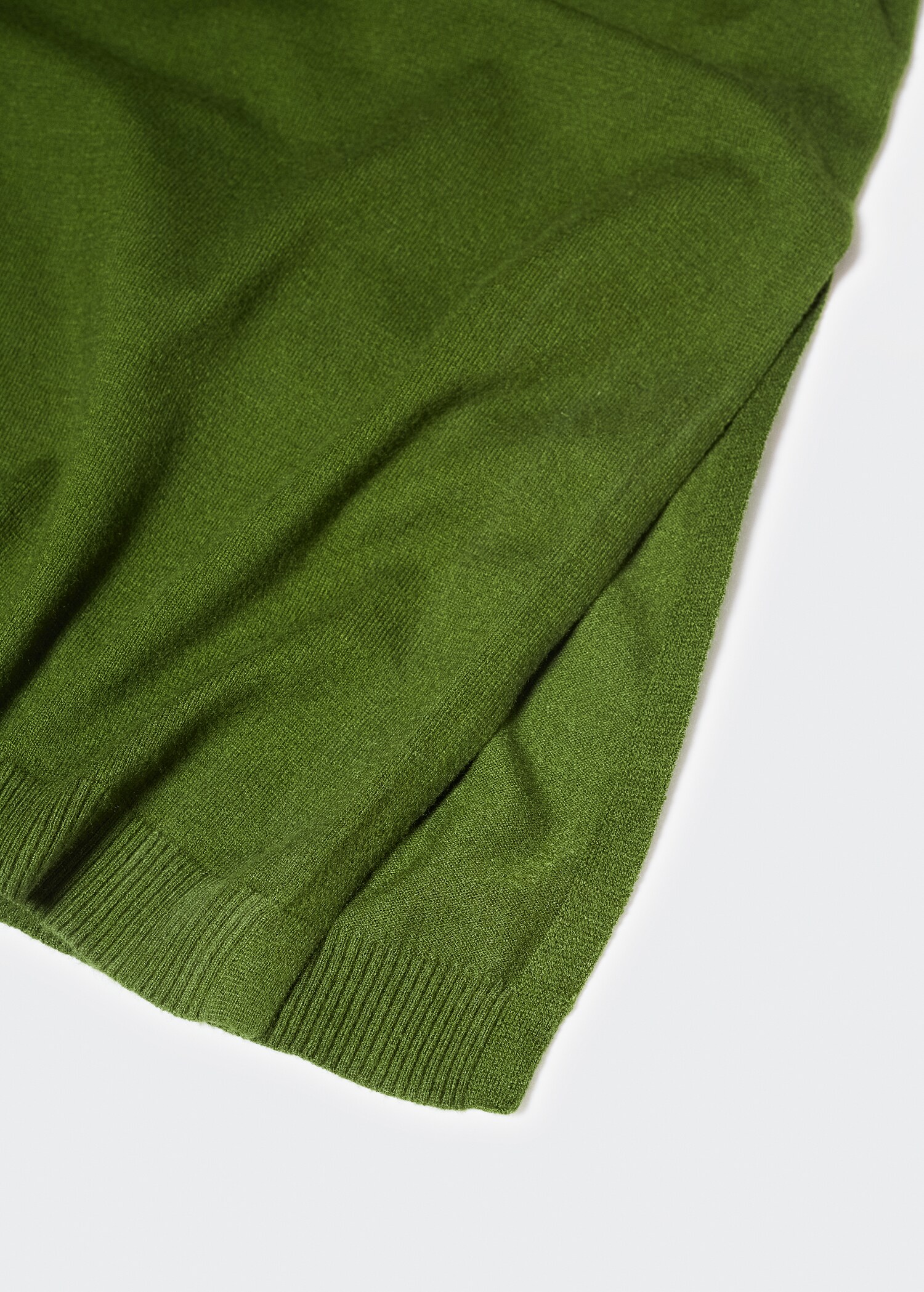 Knitted turtleneck dress - Details of the article 8
