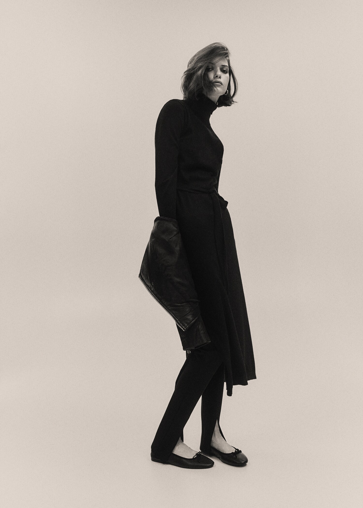 Knitted turtleneck dress - Details of the article 9