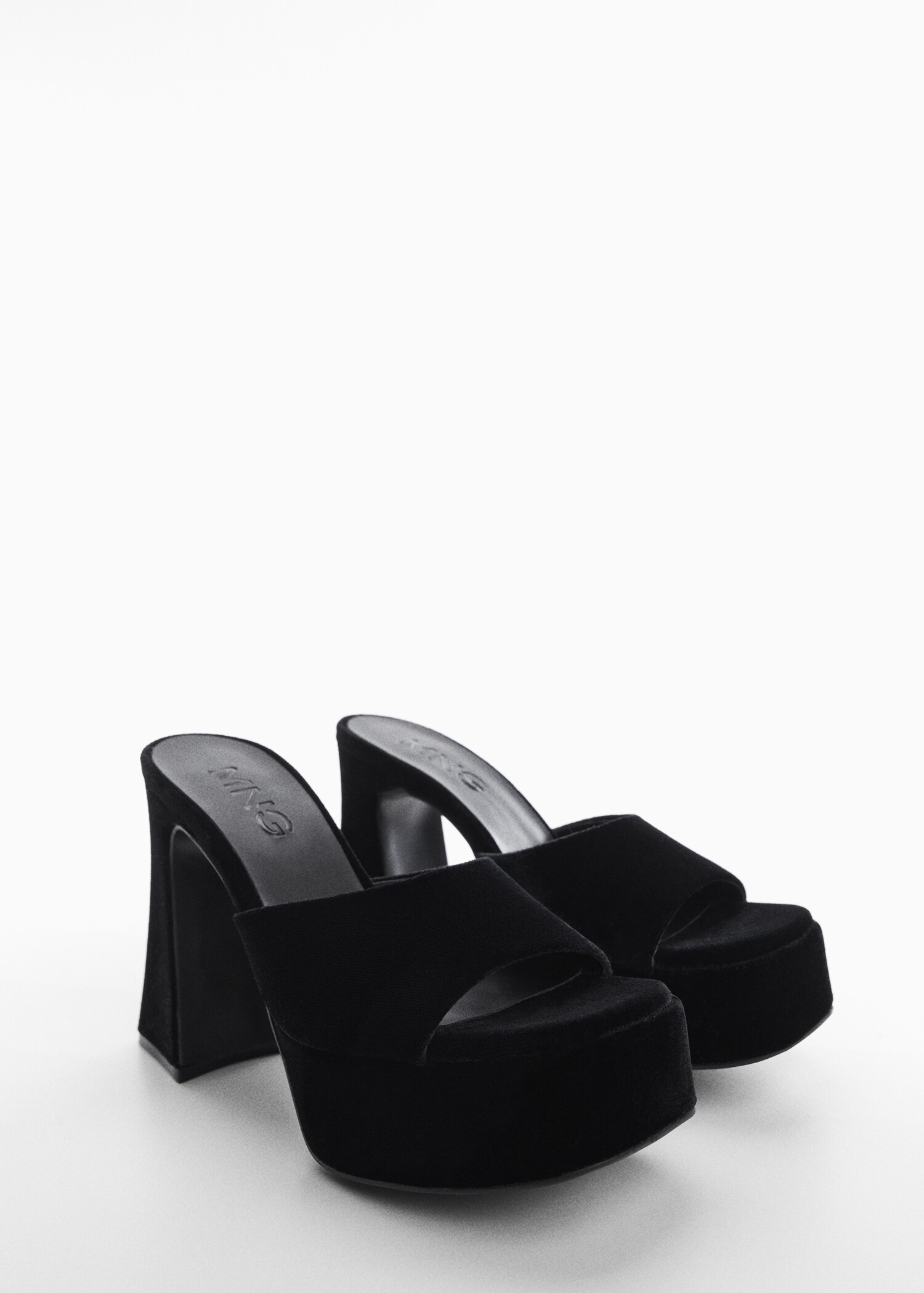 Platform velvet sandals - Details of the article 1