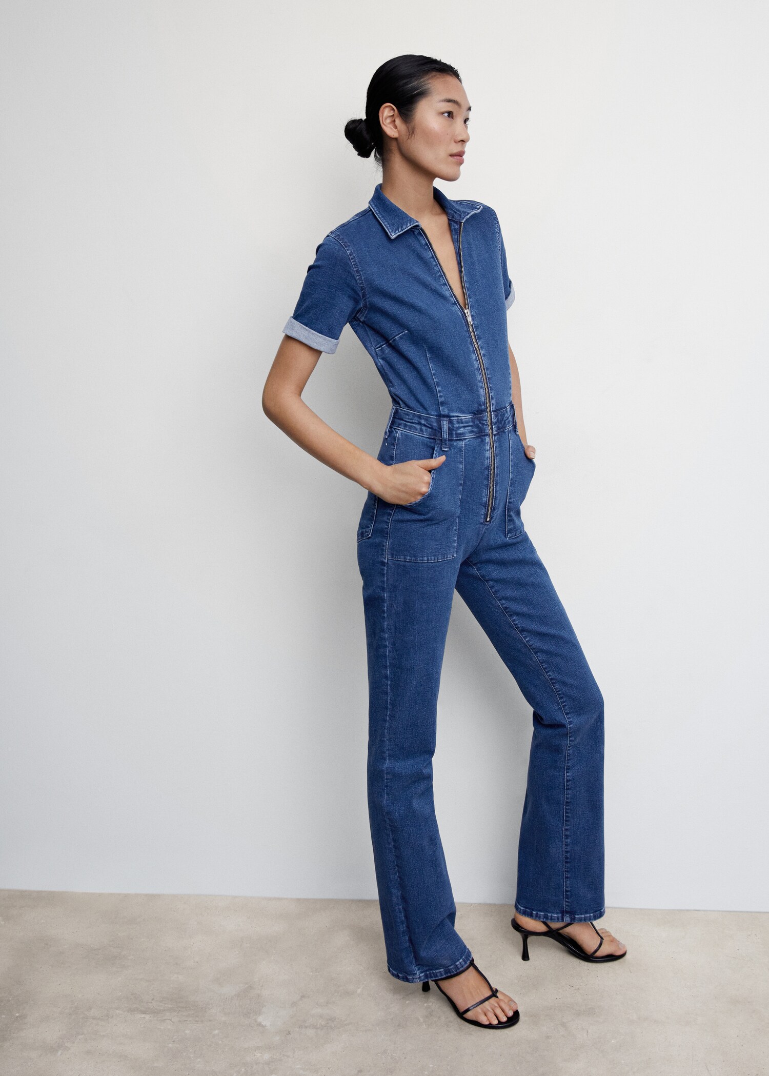 Denim jumpsuit with zipper - Details of the article 2