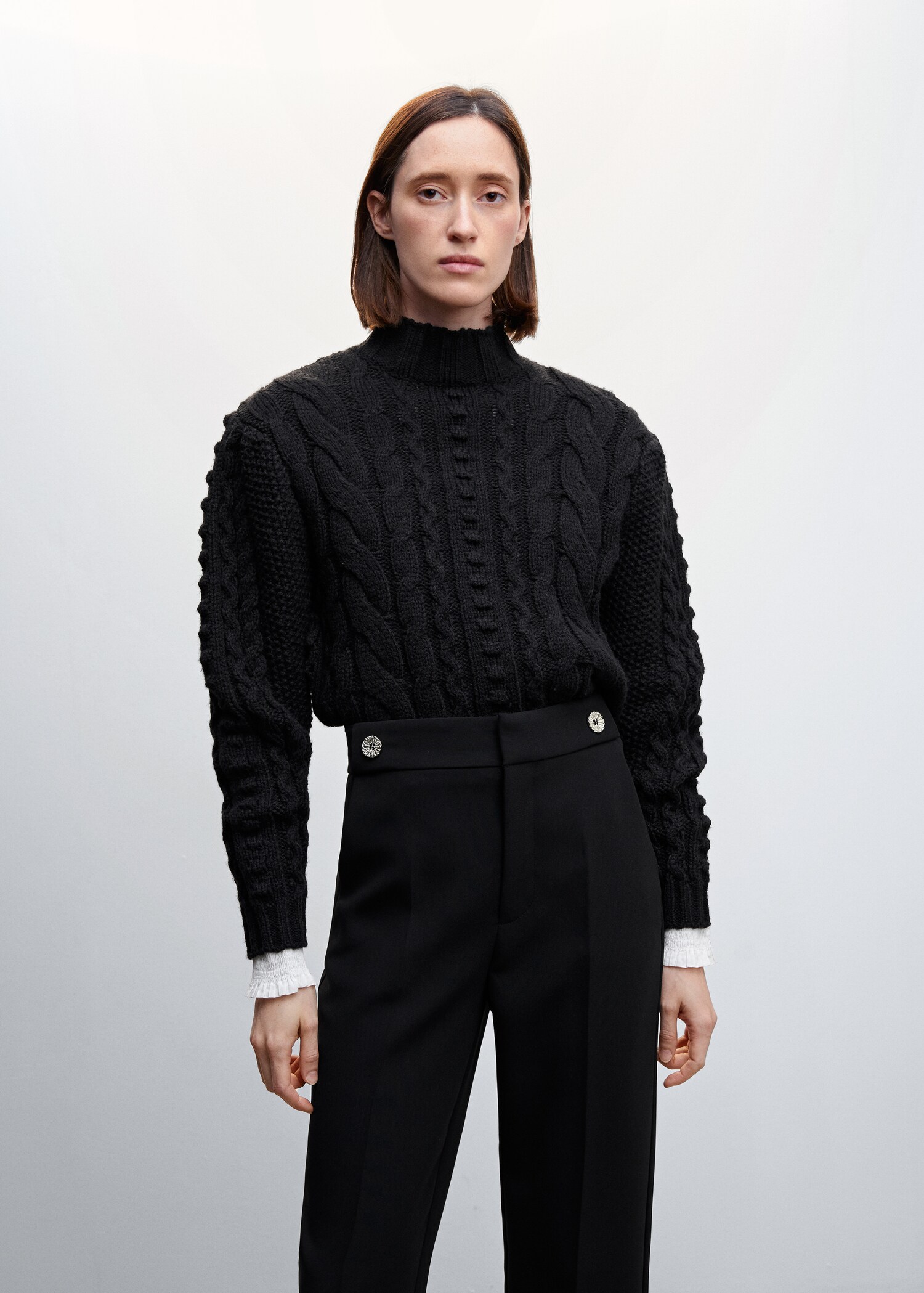 Buttons straight-fit trousers - Details of the article 1