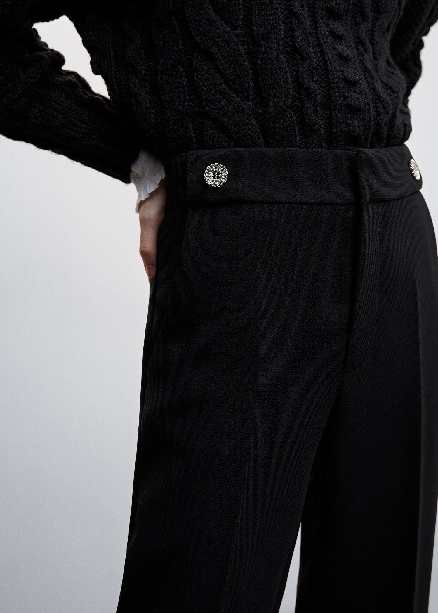 Buttons straight-fit trousers - Details of the article 6