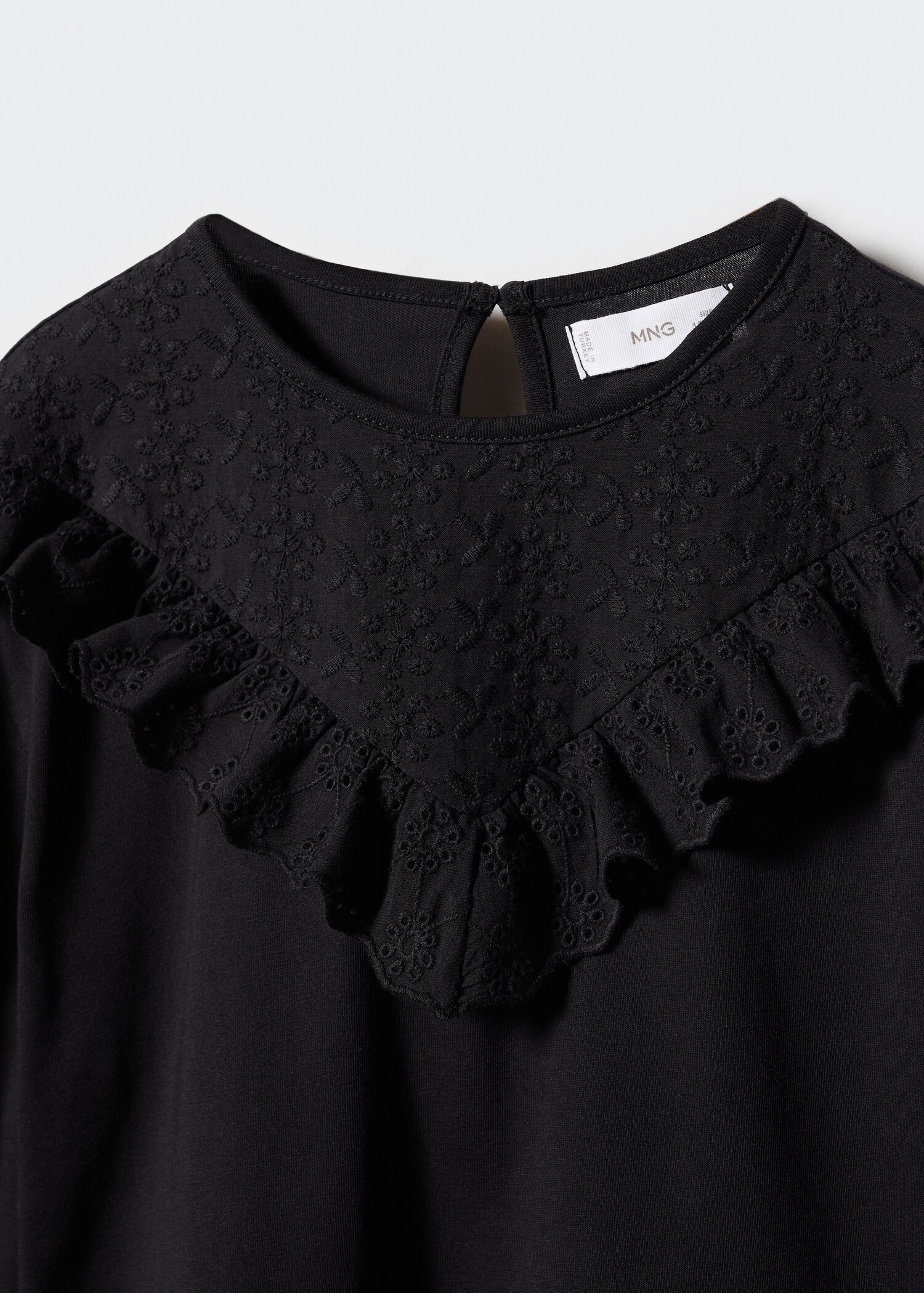 T-Shirt mit bestickten Volants - Detail des Artikels 8