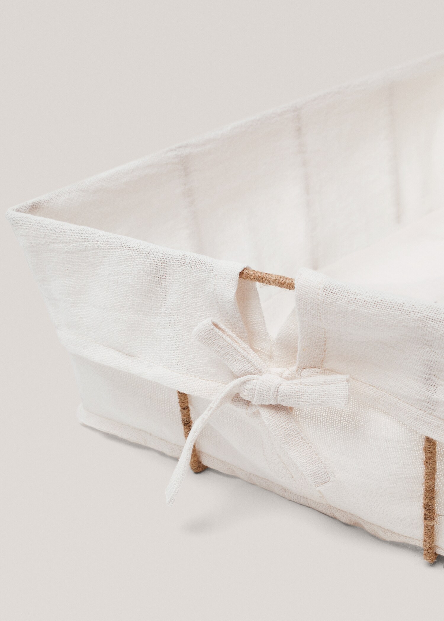 Jute basket with lining - Details of the article 1