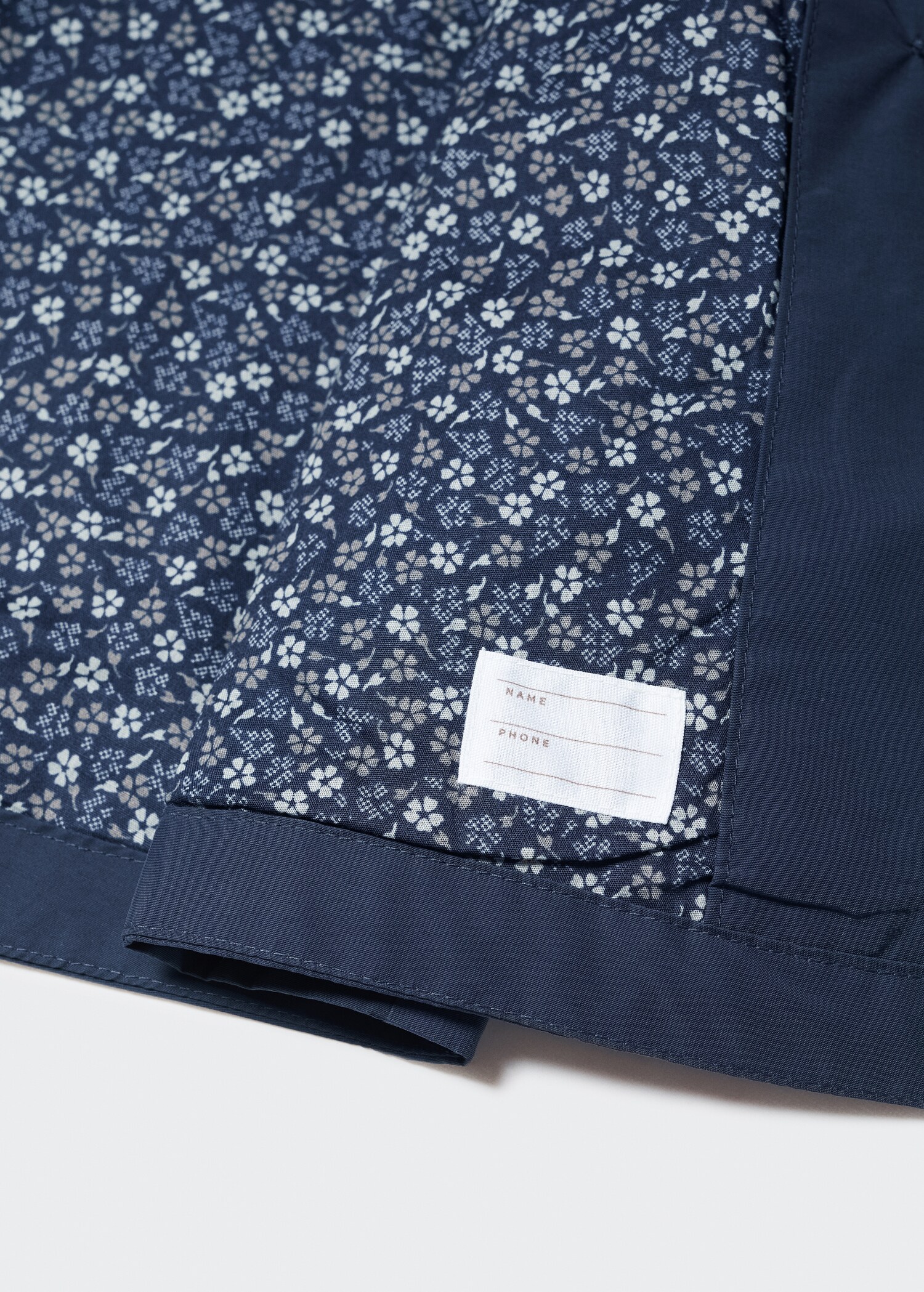 Trench mit Kapuze - Detail des Artikels 8