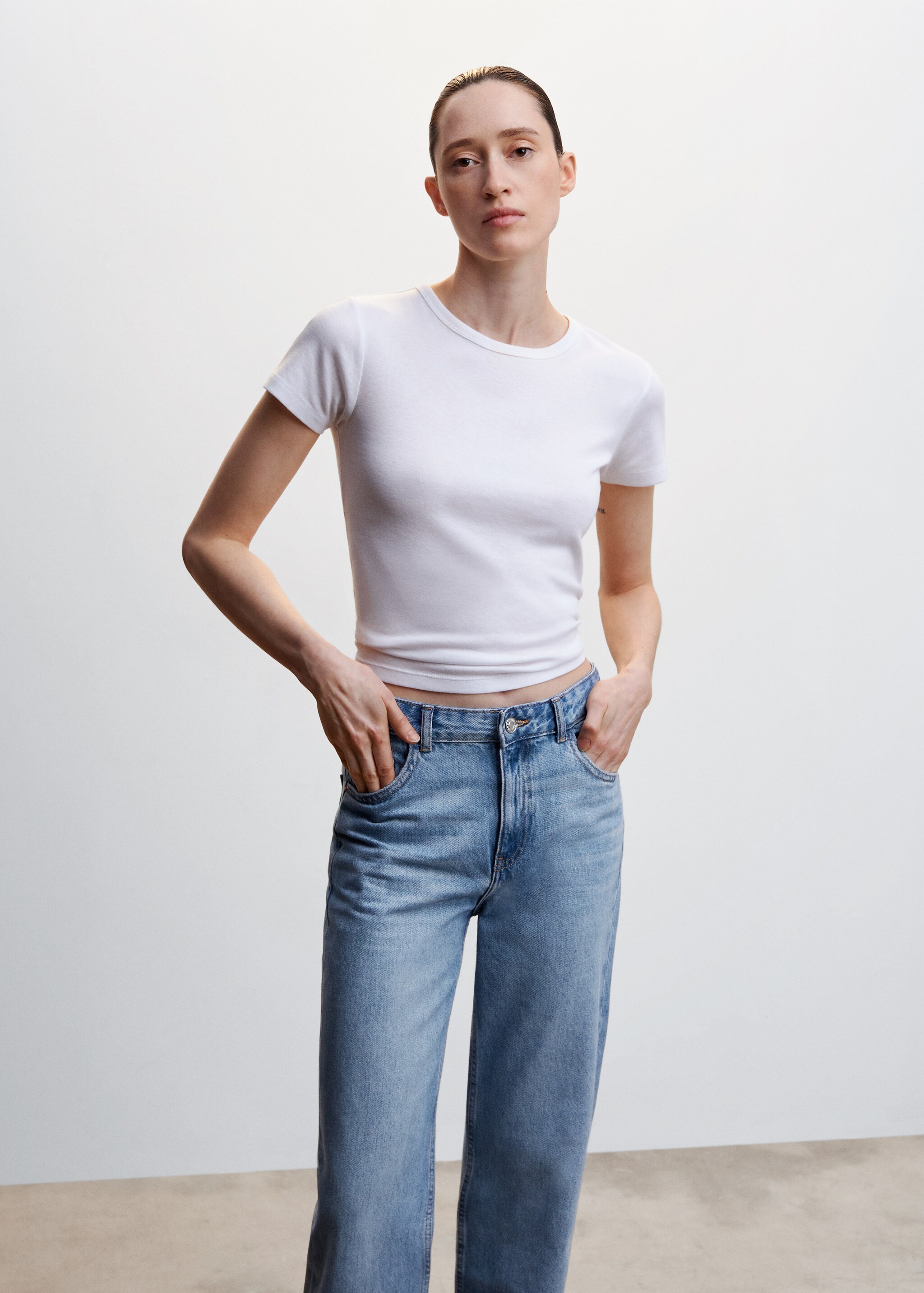 Wideleg-Jeans mit mittlerer Bundhöhe - Detail des Artikels 1
