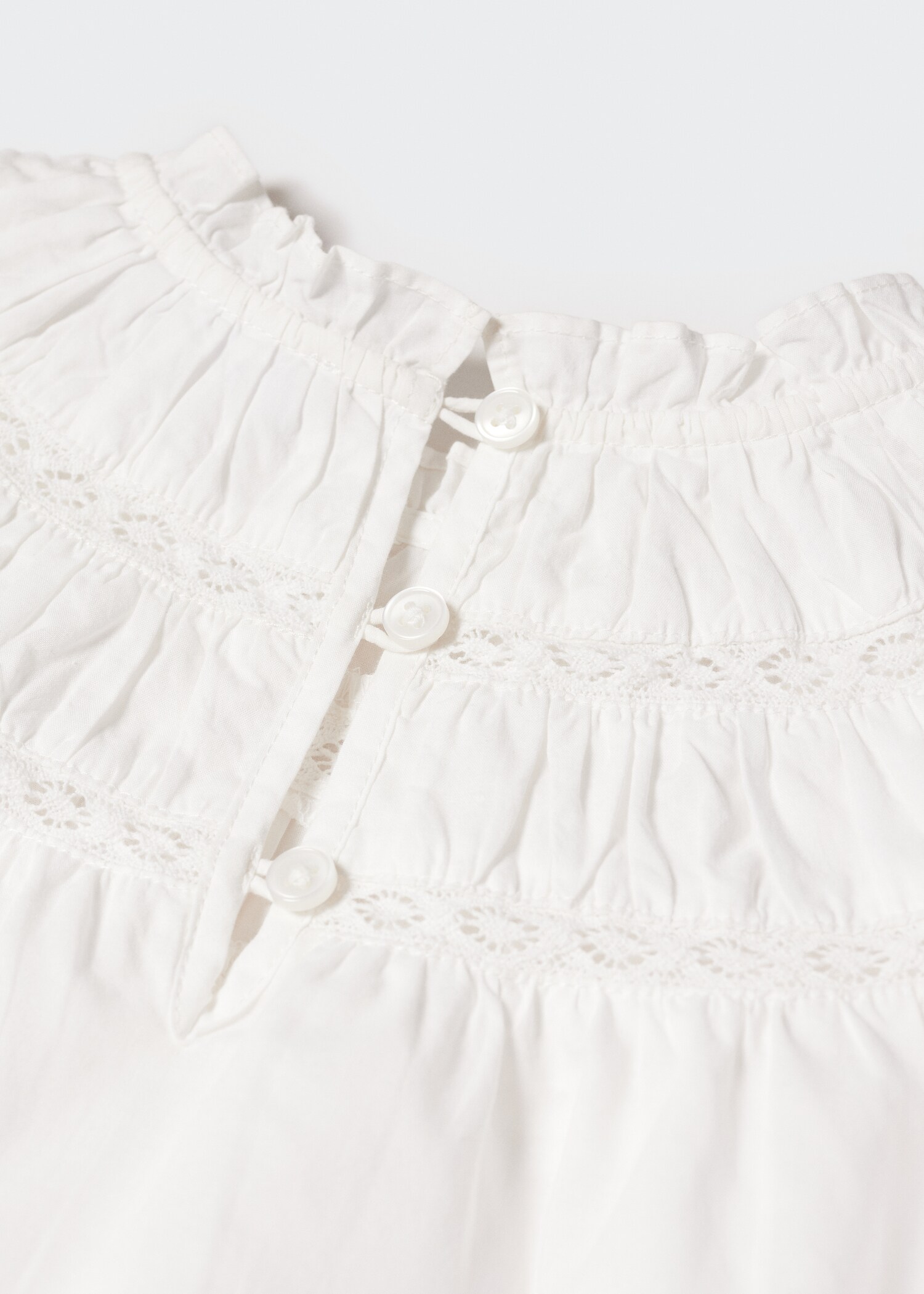 Bluse mit Stickverzierungen - Detail des Artikels 0