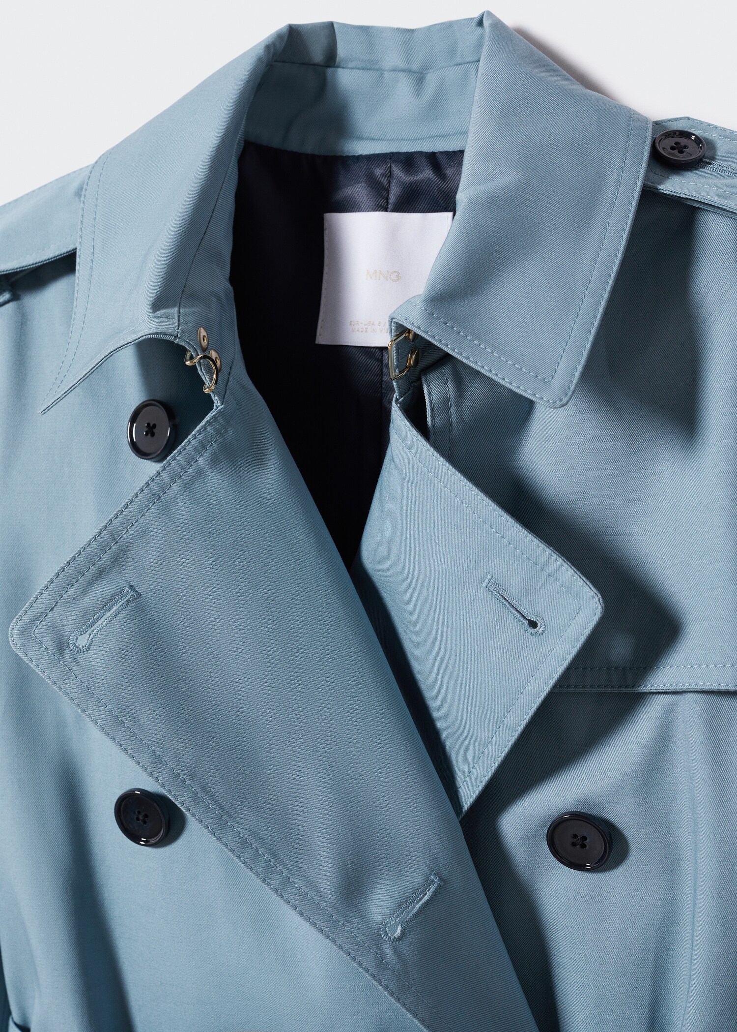 Classic trench coat with belt - Details of the article 8