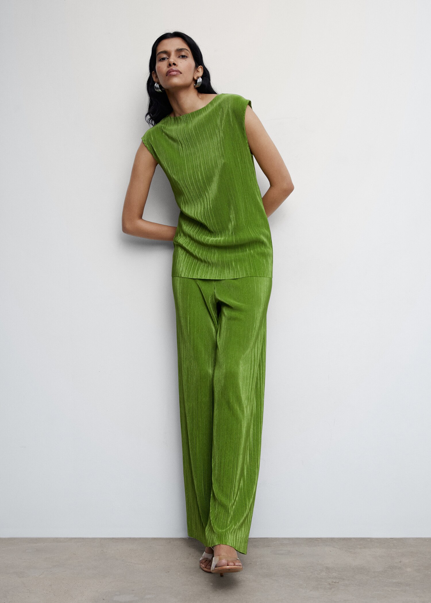 Pleated palazzo trousers - Details of the article 2