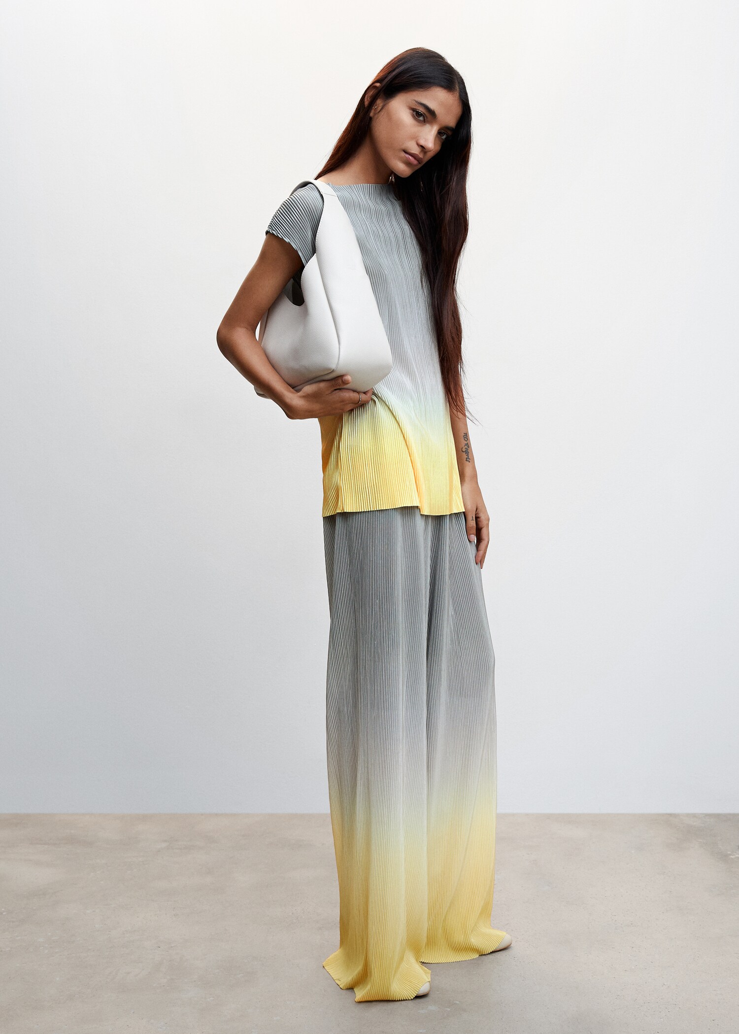 Pleated palazzo trousers - Details of the article 6