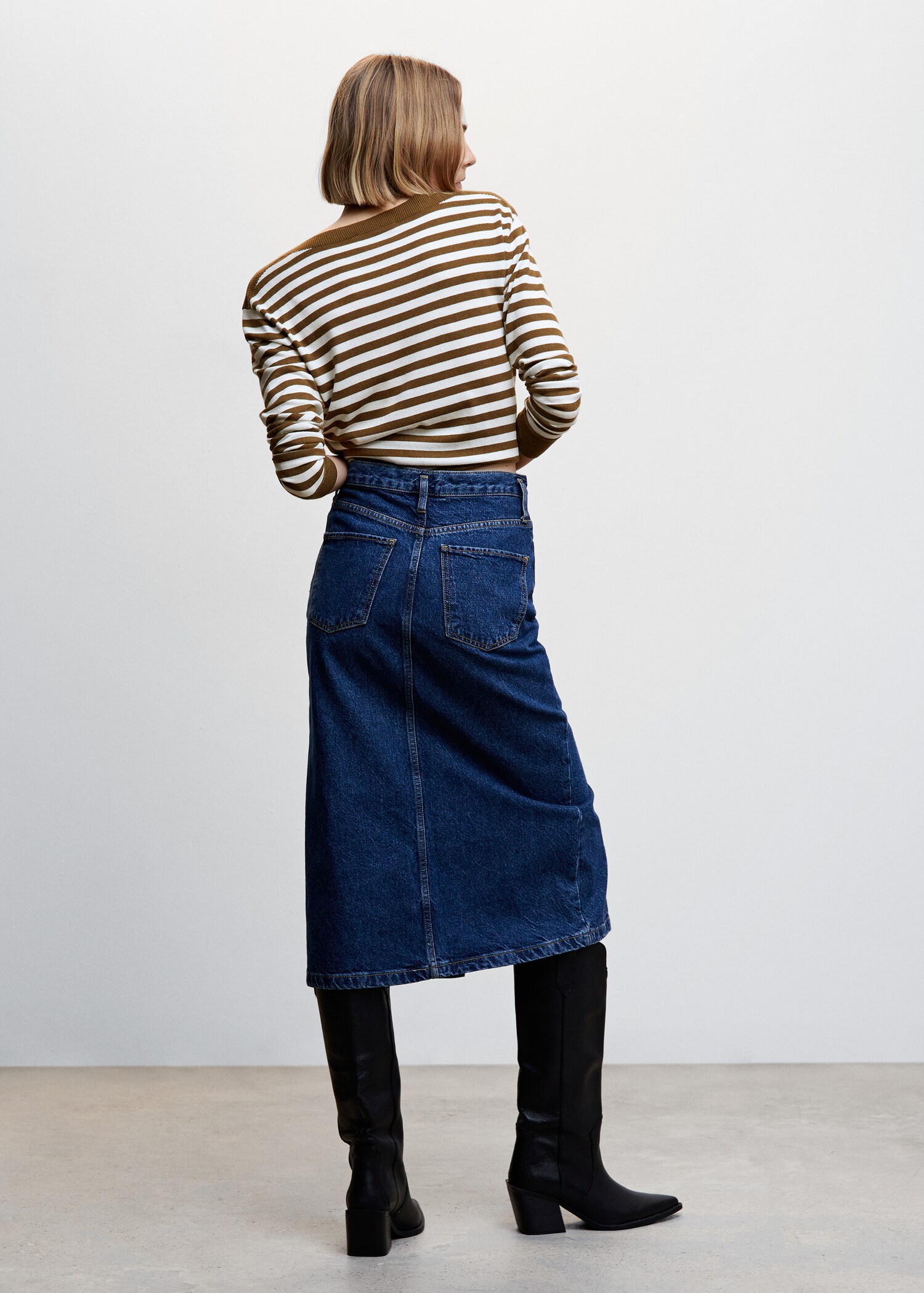 Fine-knit boat-neck sweater - Reverse of the article