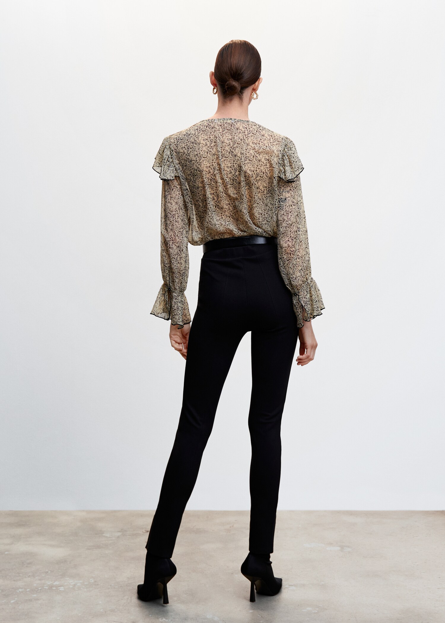 Bluse mit Blumenmuster - Rückseite des Artikels